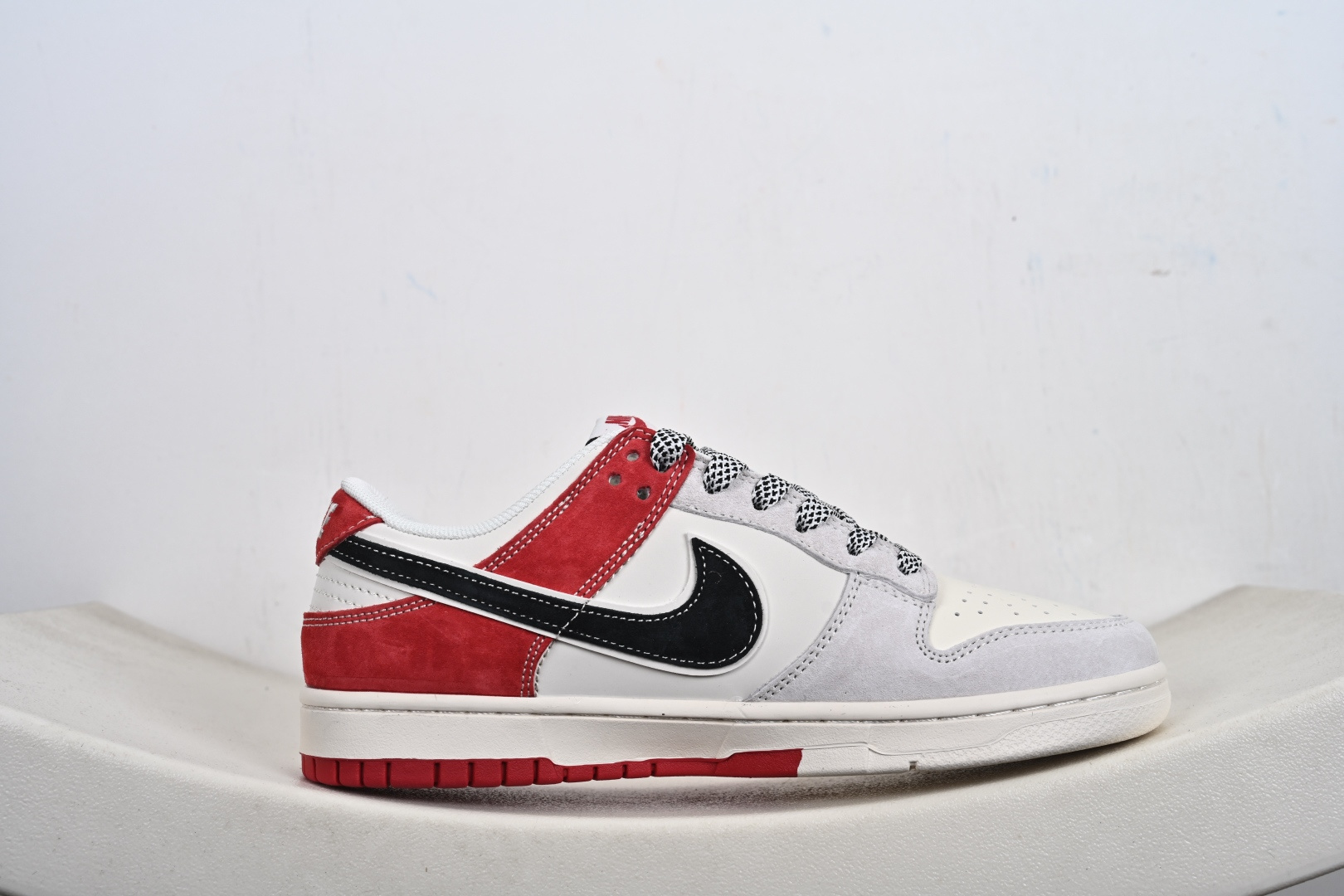240 Nike Dunk Low Retro 马年限定 周年高端定制 低帮休闲板鞋 YX5066-410-Chinese UA Cheap High Quatity Brand Clothes Bags handbags Sneakers wholesale wholesaler seller from China Factory suppliers Fashion Clothing Shoes best Quality Beautiful Price 240 Nike Dunk Low Retro 马年限定 周年高端定制 低帮休闲板鞋 YX5066-410