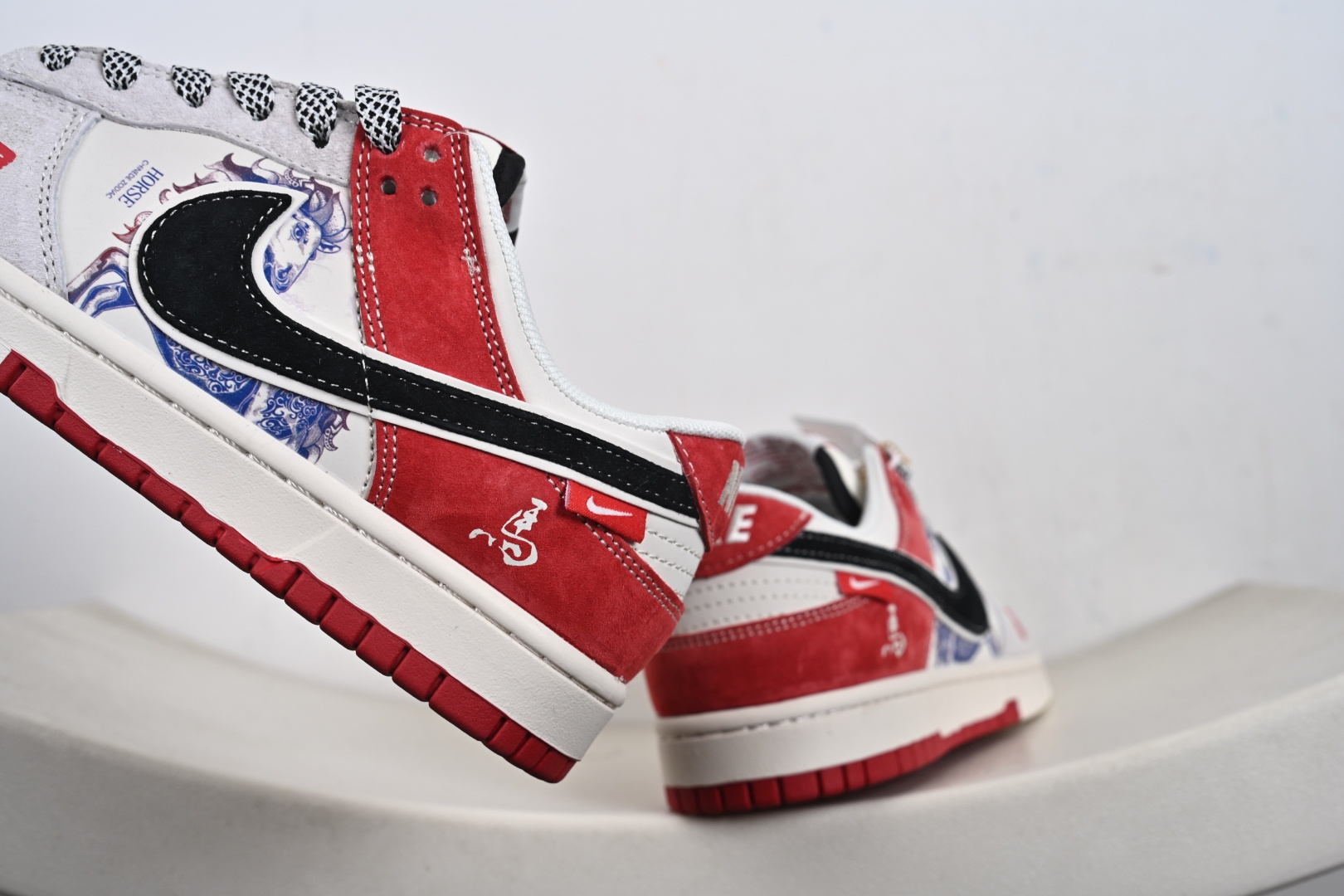 240 Nike Dunk Low Retro 马年限定 周年高端定制 低帮休闲板鞋 YX5066-410-Chinese UA Cheap High Quatity Brand Clothes Bags handbags Sneakers wholesale wholesaler seller from China Factory suppliers Fashion Clothing Shoes best Quality Beautiful Price 240 Nike Dunk Low Retro 马年限定 周年高端定制 低帮休闲板鞋 YX5066-410