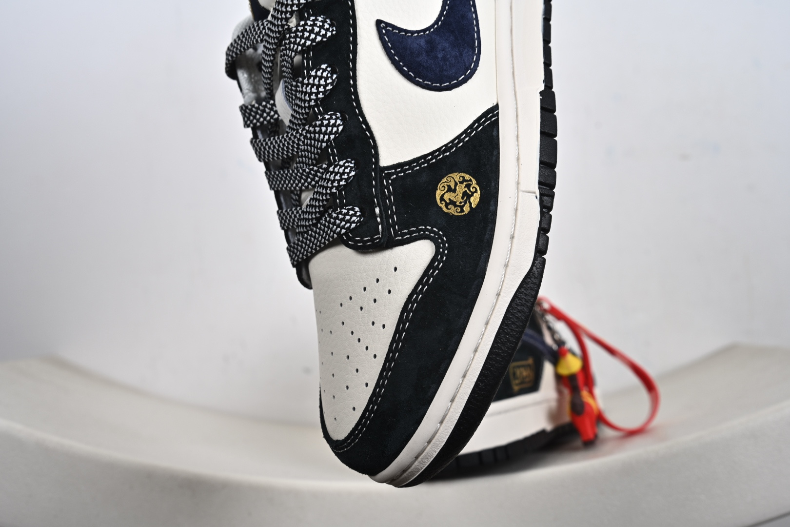 240 2026马年专属Nike Dunk Low FC1688-256 藏蓝与米白的经典撞色打底-Chinese UA Cheap High Quatity Brand Clothes Bags handbags Sneakers wholesale wholesaler seller from China Factory suppliers Fashion Clothing Shoes best Quality Beautiful Price 240 2026马年专属Nike Dunk Low FC1688-256 藏蓝与米白的经典撞色打底