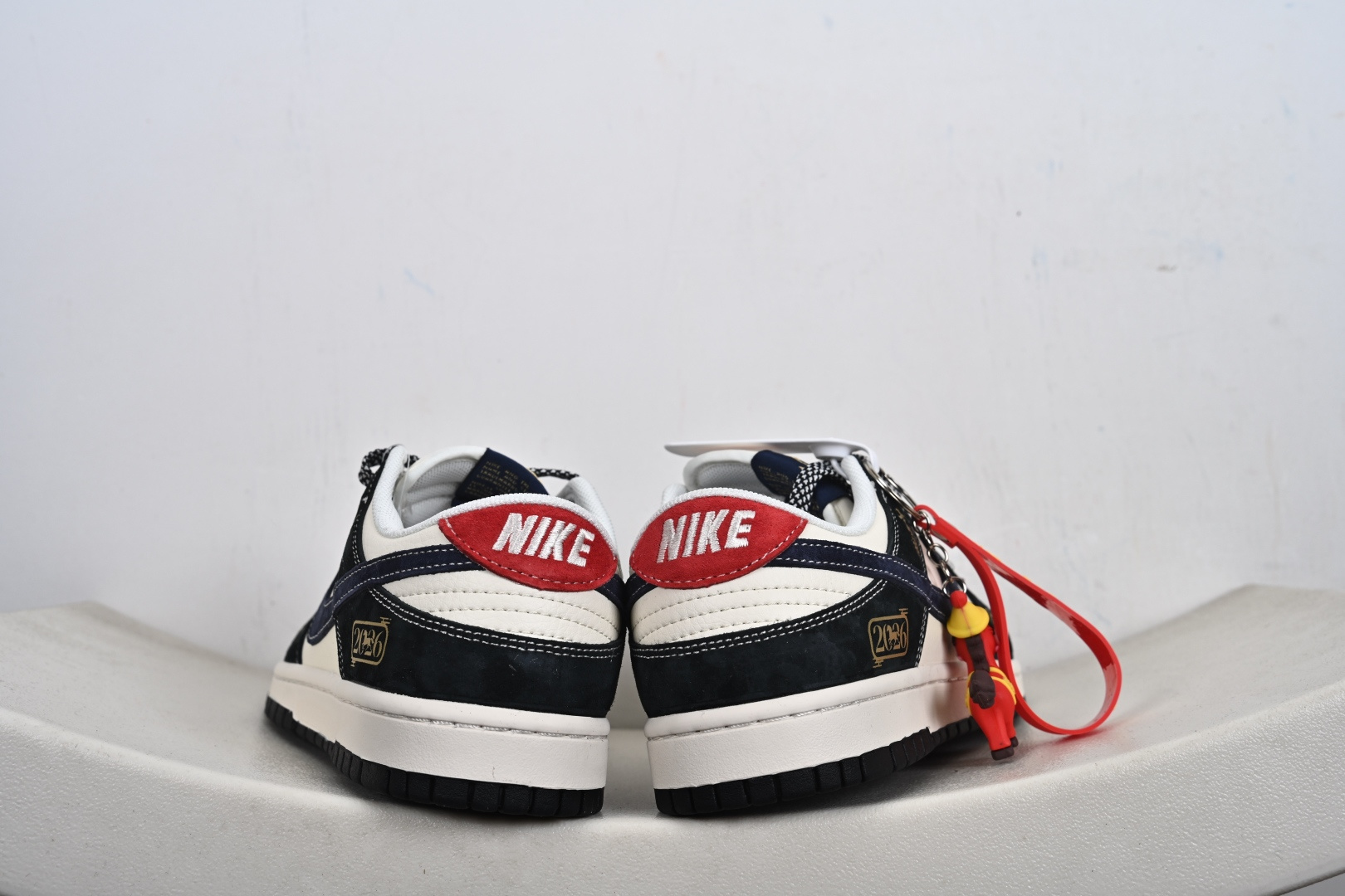 240 2026马年专属Nike Dunk Low FC1688-256 藏蓝与米白的经典撞色打底-Chinese UA Cheap High Quatity Brand Clothes Bags handbags Sneakers wholesale wholesaler seller from China Factory suppliers Fashion Clothing Shoes best Quality Beautiful Price 240 2026马年专属Nike Dunk Low FC1688-256 藏蓝与米白的经典撞色打底