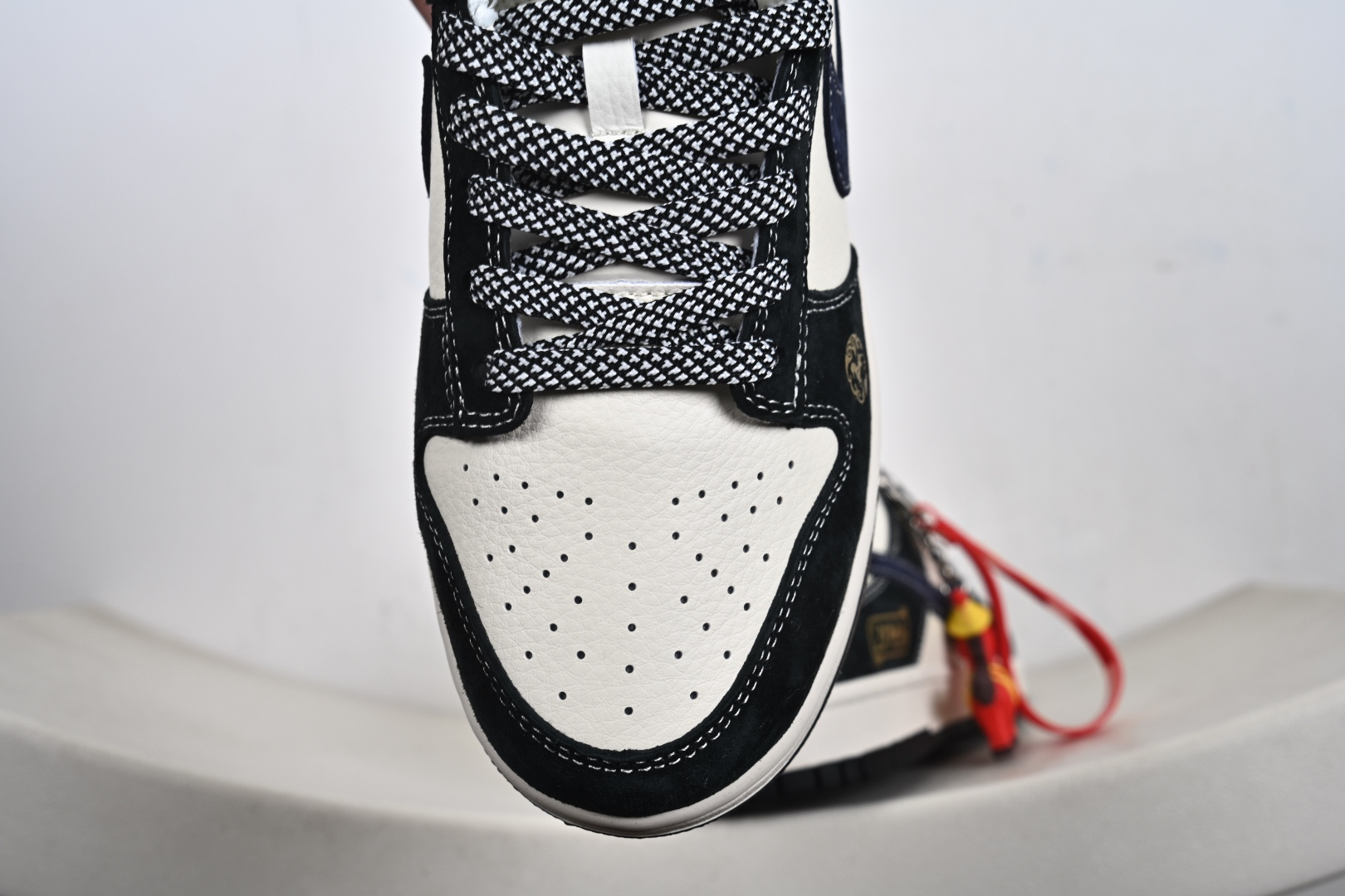 240 2026马年专属Nike Dunk Low FC1688-256 藏蓝与米白的经典撞色打底-Chinese UA Cheap High Quatity Brand Clothes Bags handbags Sneakers wholesale wholesaler seller from China Factory suppliers Fashion Clothing Shoes best Quality Beautiful Price 240 2026马年专属Nike Dunk Low FC1688-256 藏蓝与米白的经典撞色打底