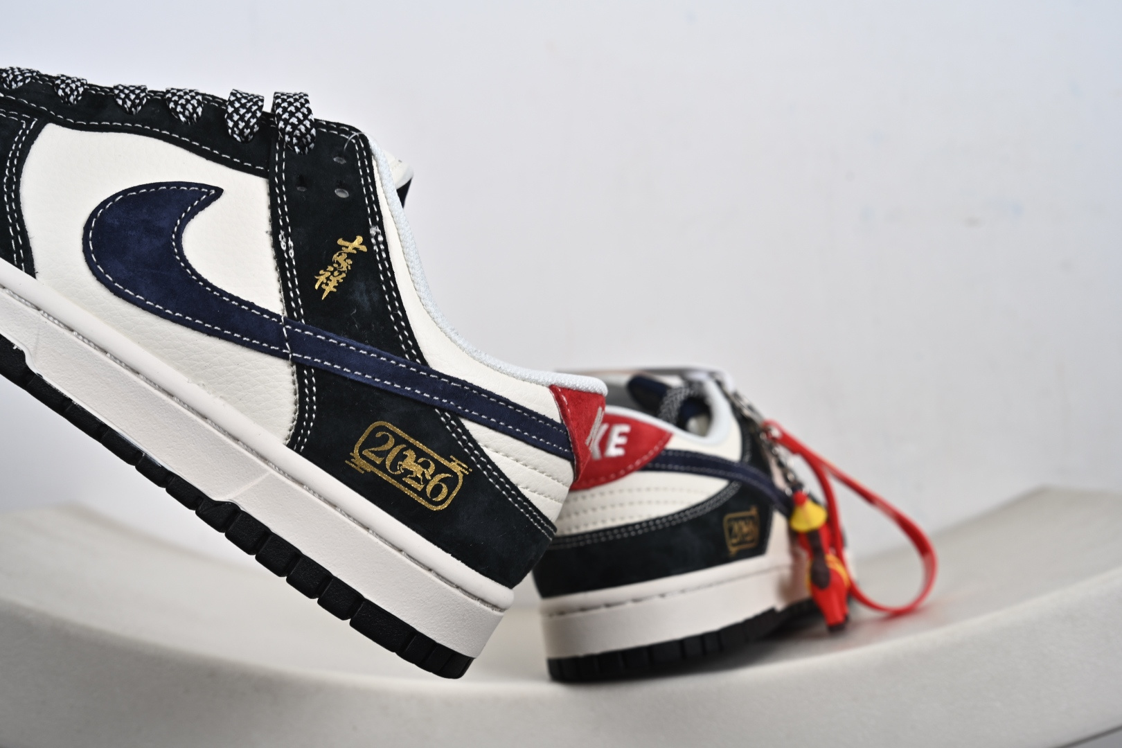 240 2026马年专属Nike Dunk Low FC1688-256 藏蓝与米白的经典撞色打底-Chinese UA Cheap High Quatity Brand Clothes Bags handbags Sneakers wholesale wholesaler seller from China Factory suppliers Fashion Clothing Shoes best Quality Beautiful Price 240 2026马年专属Nike Dunk Low FC1688-256 藏蓝与米白的经典撞色打底