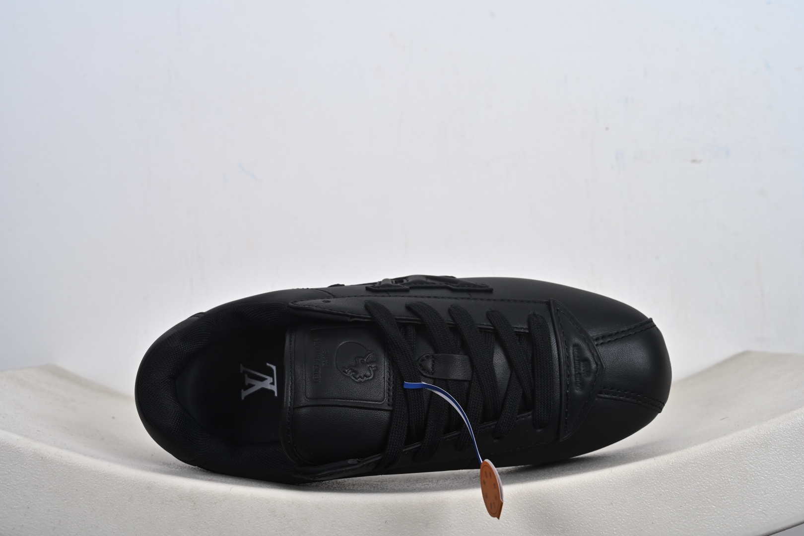 本地💰460终端供货
外贸跑量专供 Nigo x Louis Vuitton LV联名款 阿甘 低帮运动休闲鞋 大厂出品 品质板正
尺码:36-47-X7-H1