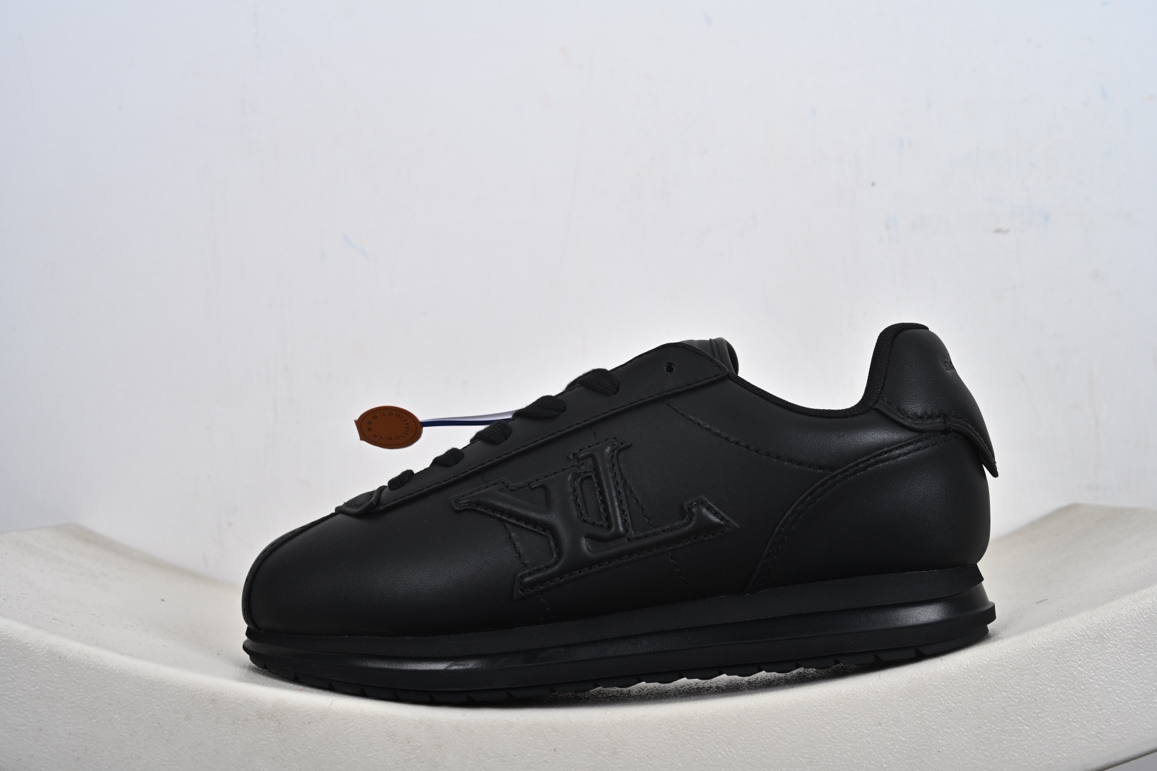 本地💰460终端供货
外贸跑量专供 Nigo x Louis Vuitton LV联名款 阿甘 低帮运动休闲鞋 大厂出品 品质板正
尺码:36-47-X7-H1