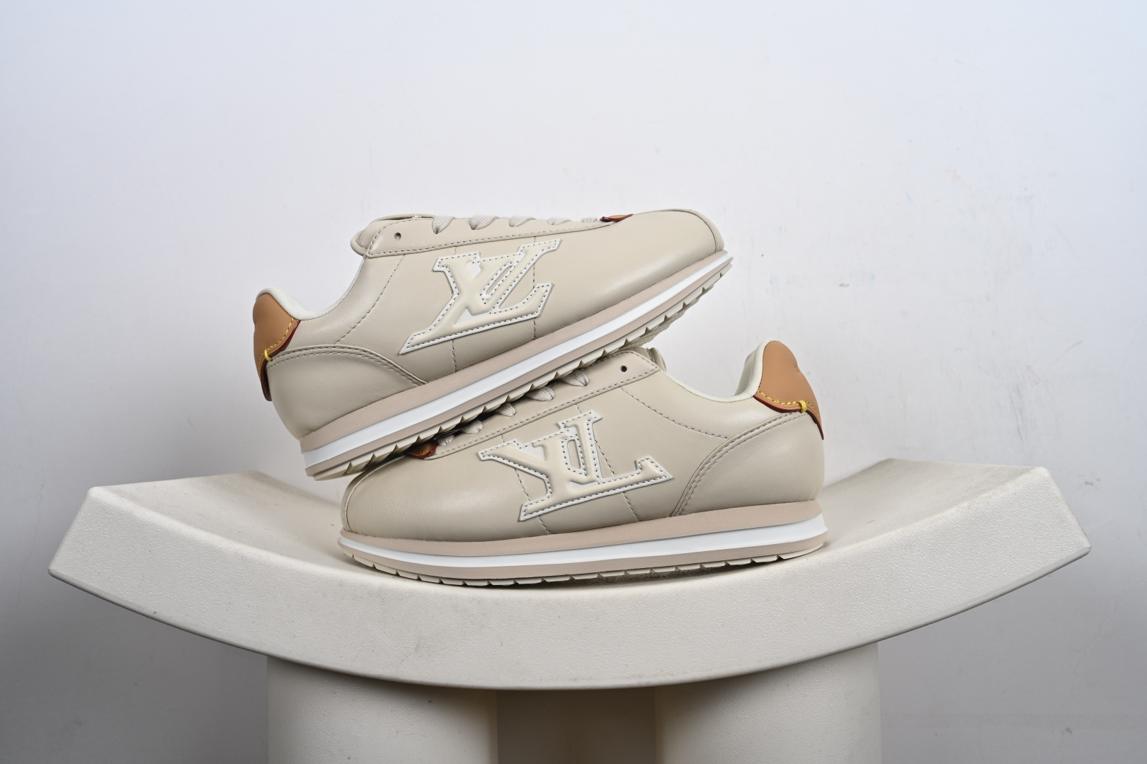 本地💰460终端供货
外贸跑量专供 Nigo x Louis Vuitton LV联名款 阿甘 低帮运动休闲鞋 大厂出品 品质板正 
尺码：36-47-X7-H1