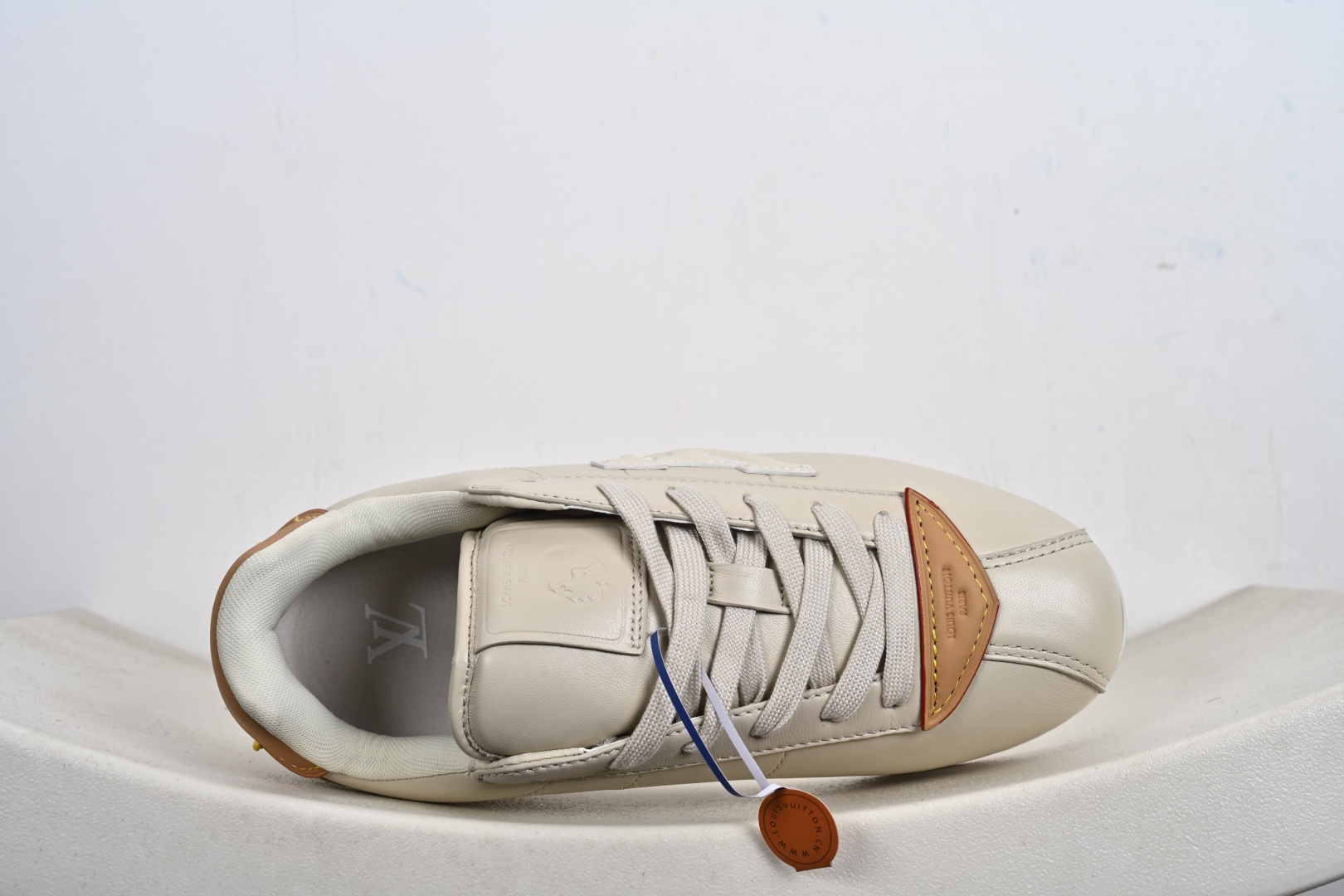 本地💰460终端供货
外贸跑量专供 Nigo x Louis Vuitton LV联名款 阿甘 低帮运动休闲鞋 大厂出品 品质板正
尺码:36-47-X7-H1