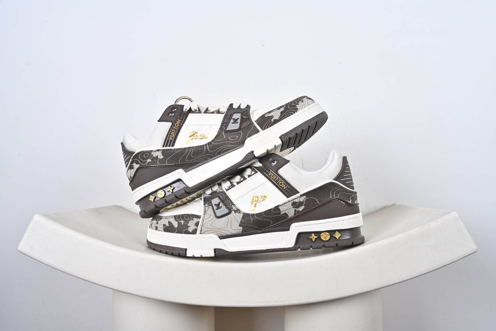 终端供货 代购级别 Louis Vuitton Trainer 2021ss早春全新时装走秀运动鞋 #ZP级全套包装 市面独家黑盒 小红书 Ins 最火配色 原版楦型 毫无差异 #鞋面独家订制压纹粒面小牛皮 TPU大底 全进口头层牛皮质感媲美原版 垫脚聚米微料加透气英伦网布 C9-G2