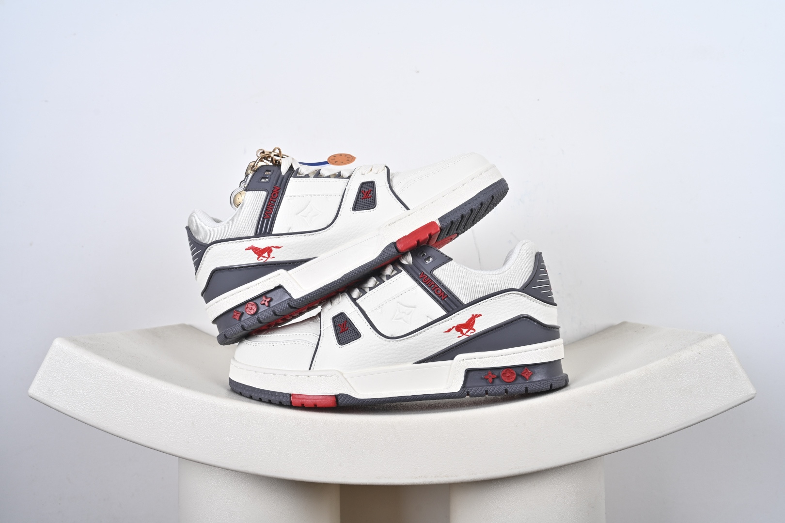 终端供货 代购级别 Louis Vuitton Trainer 2021ss早春全新时装走秀运动鞋 #ZP级全套包装 市面独家黑盒 小红书 Ins 最火配色 原版楦型 毫无差异 #鞋面独家订制压纹粒面小牛皮 TPU大底 全进口头层牛皮质感媲美原版 垫脚聚米微料加透气英伦网布 C9-G2