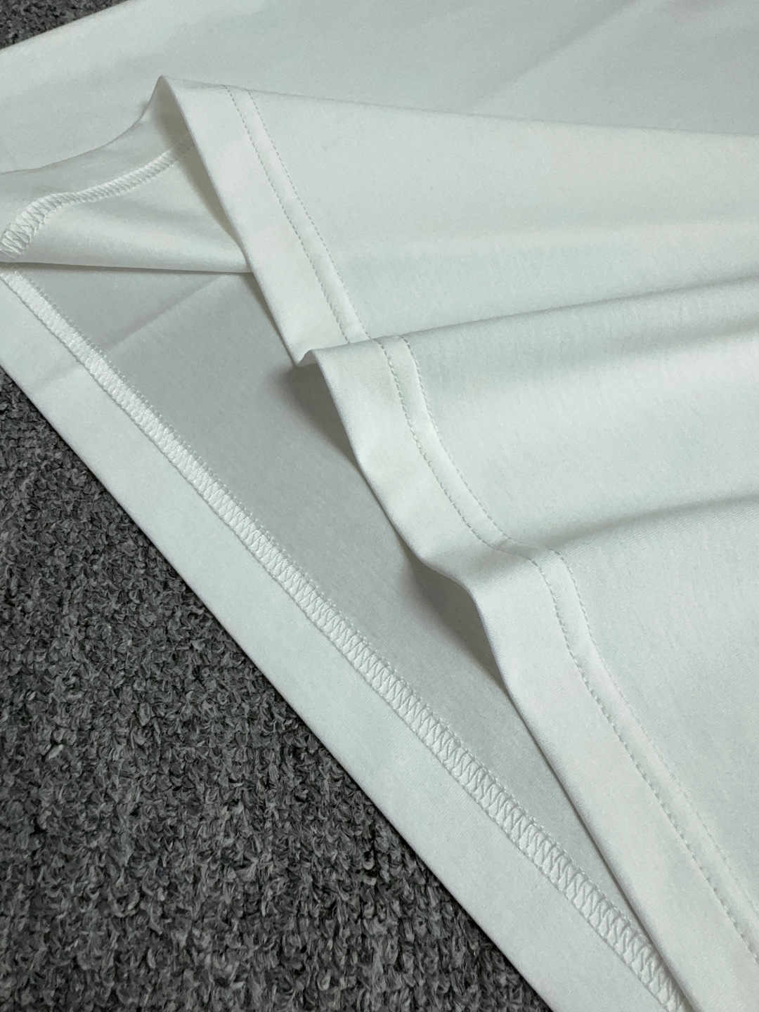 Loewe Embroidered Logo T-Shirt - Elegant Crew Neck, Custom Cotton, S-XXXL 7 cmp i1741262453278 3340 0 5