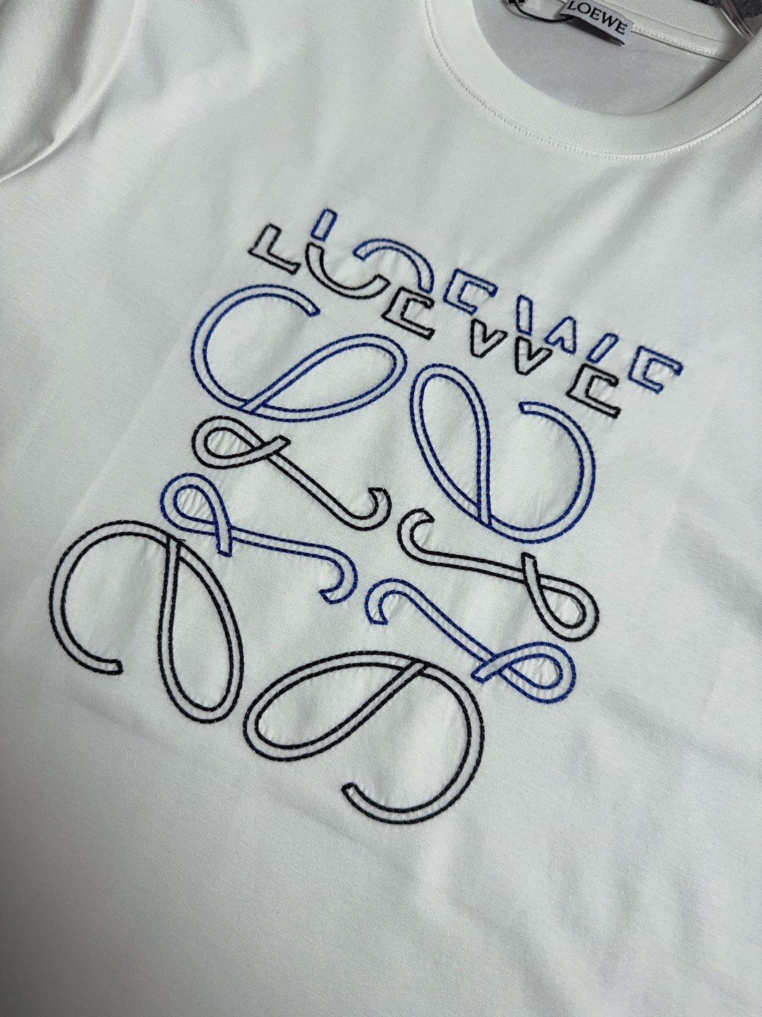 Loewe Embroidered Logo T-Shirt - Elegant Crew Neck, Custom Cotton, S-XXXL 5 cmp i1741262460128 1043 0 3