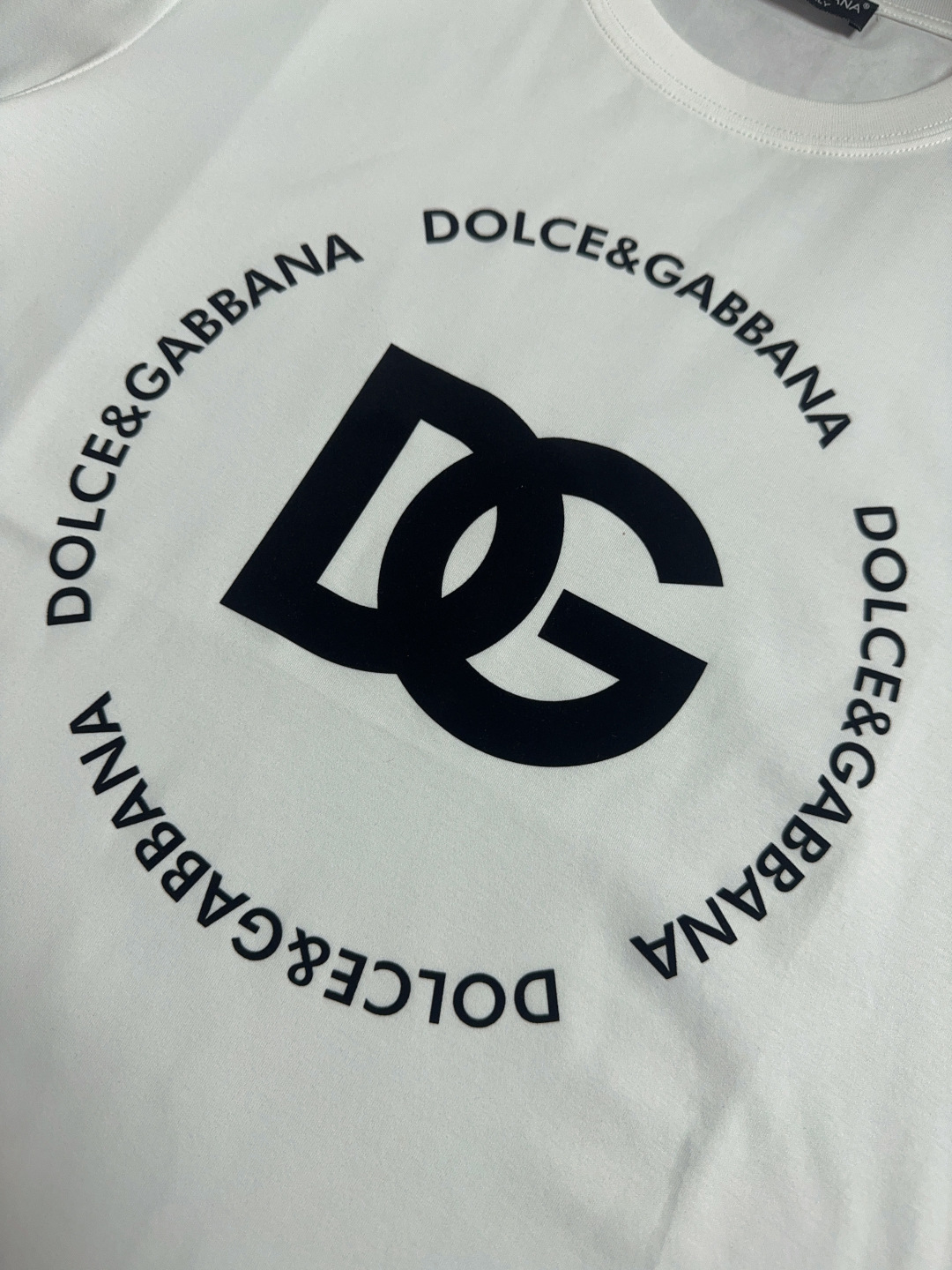 Dolce & Gabbana Men's Logo Graphic Crew Neck T-Shirt - Short Sleeve Tee 4 cmp i1741506147540 3980 0 3
