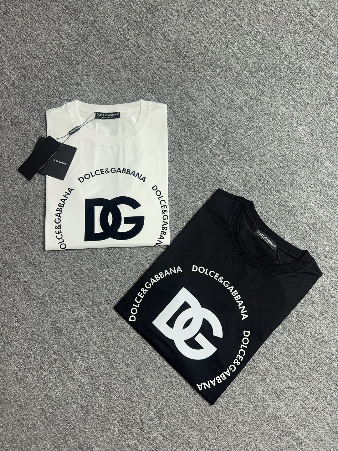 Dolce & Gabbana Men's Logo Graphic Crew Neck T-Shirt - Short Sleeve Tee 1 cmp i1741506147547 4378 0 0