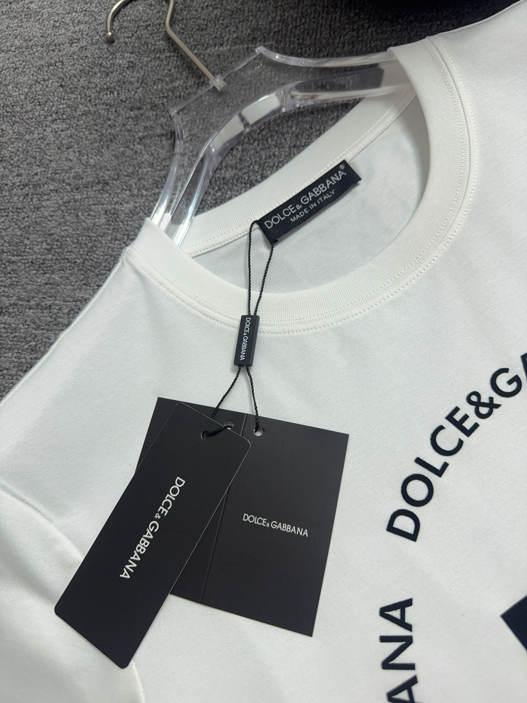Dolce & Gabbana Men's Logo Graphic Crew Neck T-Shirt - Short Sleeve Tee 3 cmp i1741506307121 3976 0 2