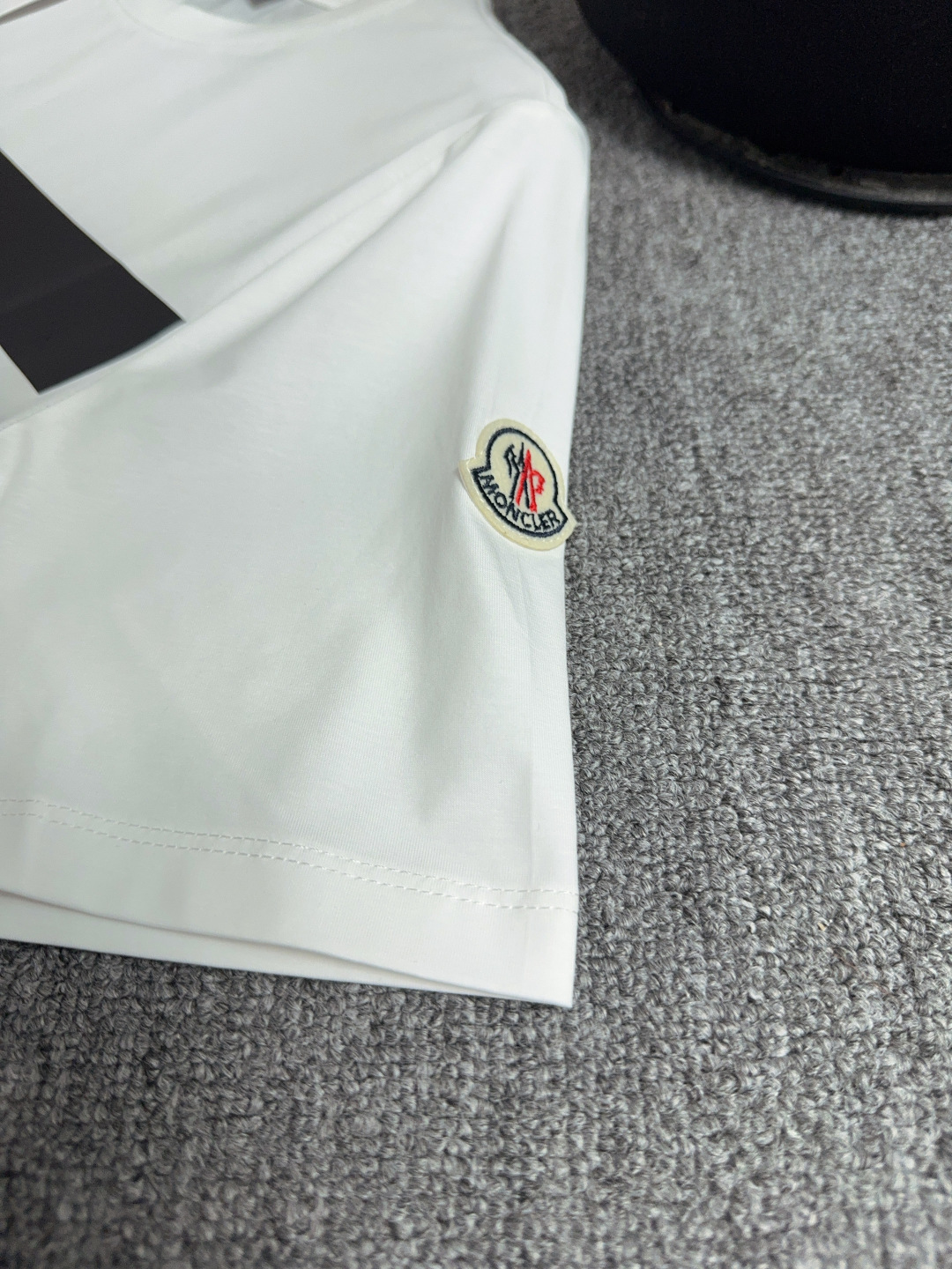 Moncler Men's Short Sleeve Crew Neck T-Shirt With 3D Logo Print 6 cmp i1741937017683 9471 0 4