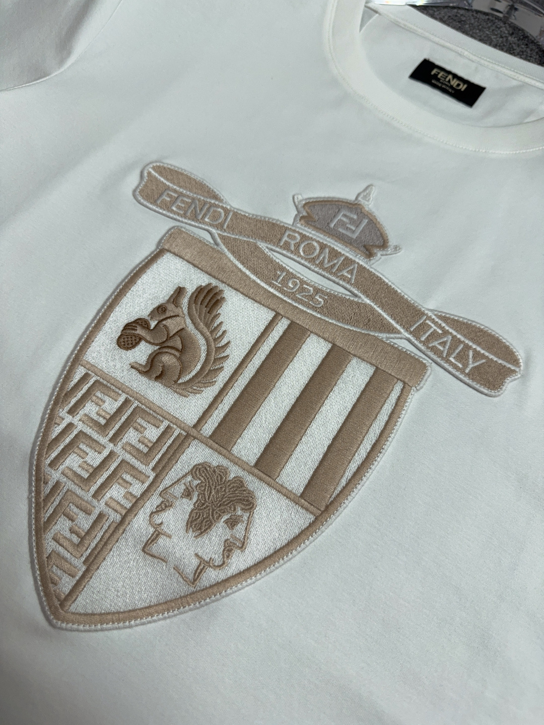 Fendi Club Shield Emblem Embroidered Short Sleeve T-Shirt - Spring/Summer '25 5 cmp i1742810126509 5315 0 3