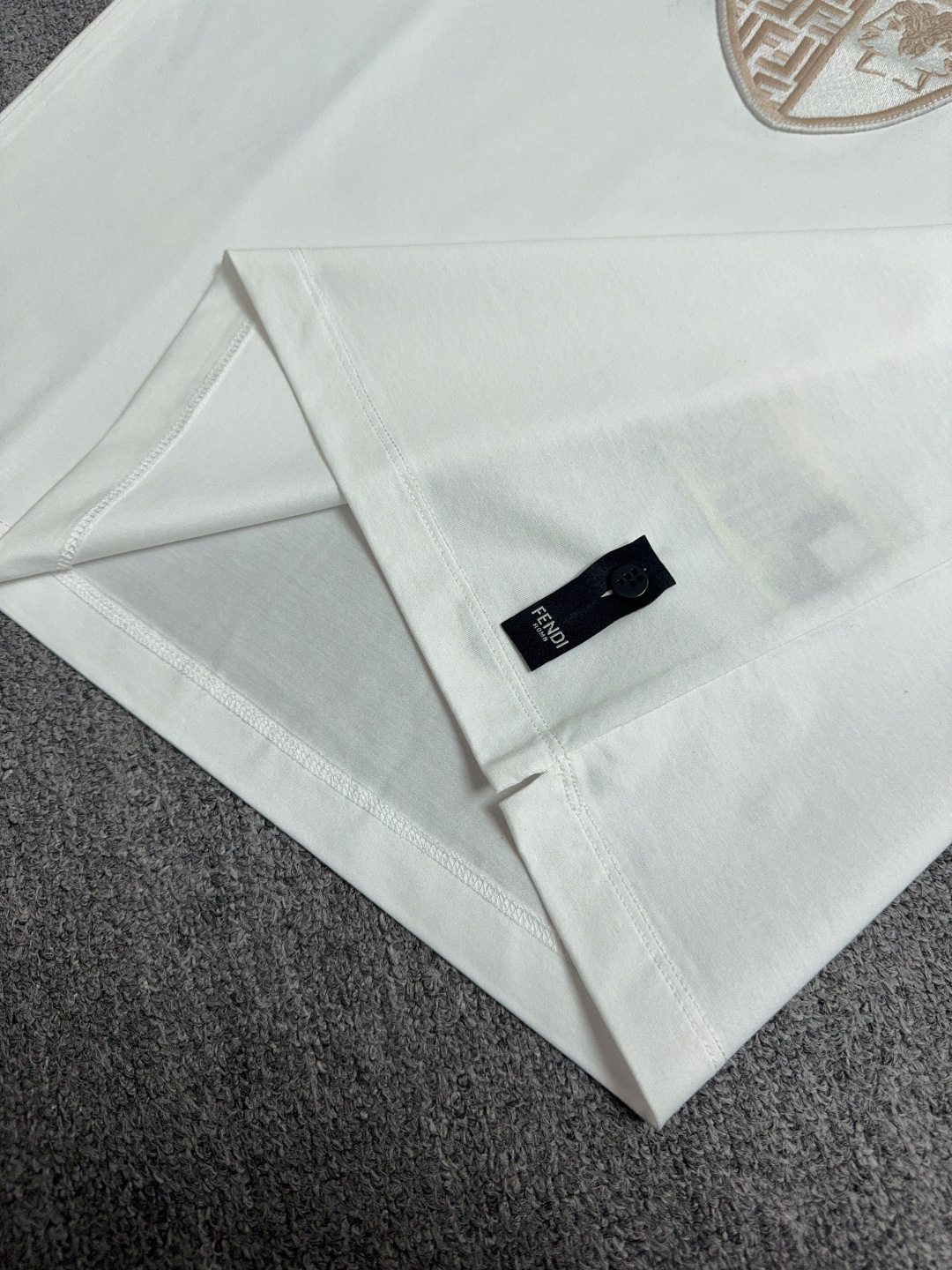 Fendi Club Shield Emblem Embroidered Short Sleeve T-Shirt - Spring/Summer '25 6 cmp i1742810126512 9213 0 4