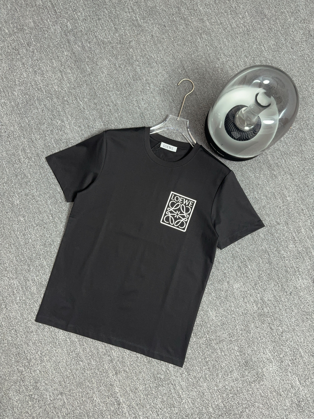 Loewe Anagram Logo Cotton T-Shirt with Faux Pocket - Stylish and Versatile 8 cmp i1742810573971 408 0 7