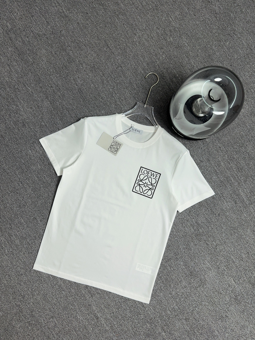 Loewe Anagram Logo Cotton T-Shirt with Faux Pocket - Stylish and Versatile 2 cmp i1742810581180 4040 0 1