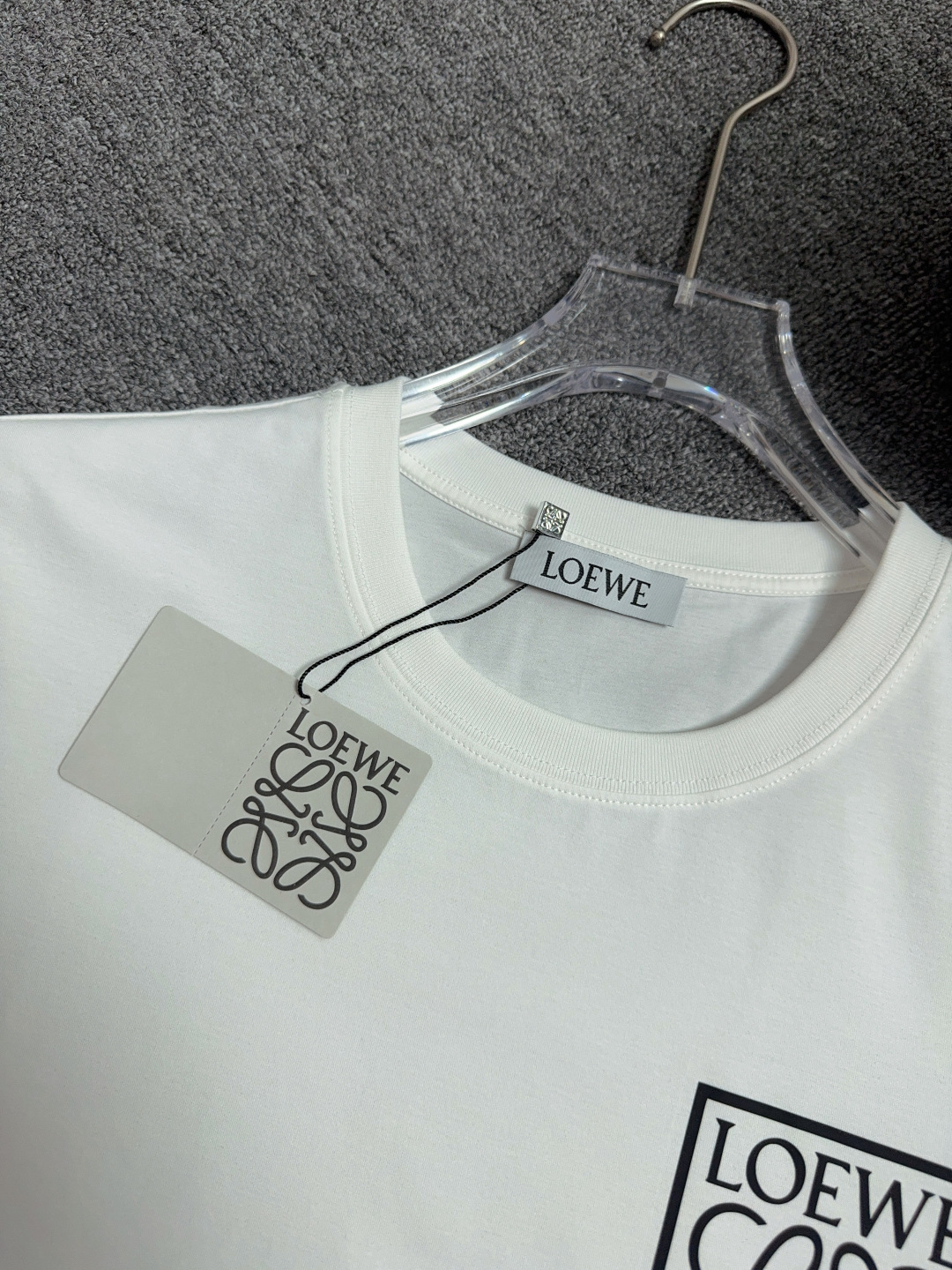 Loewe Anagram Logo Cotton T-Shirt with Faux Pocket - Stylish and Versatile 3 cmp i1742810581181 9489 0 2