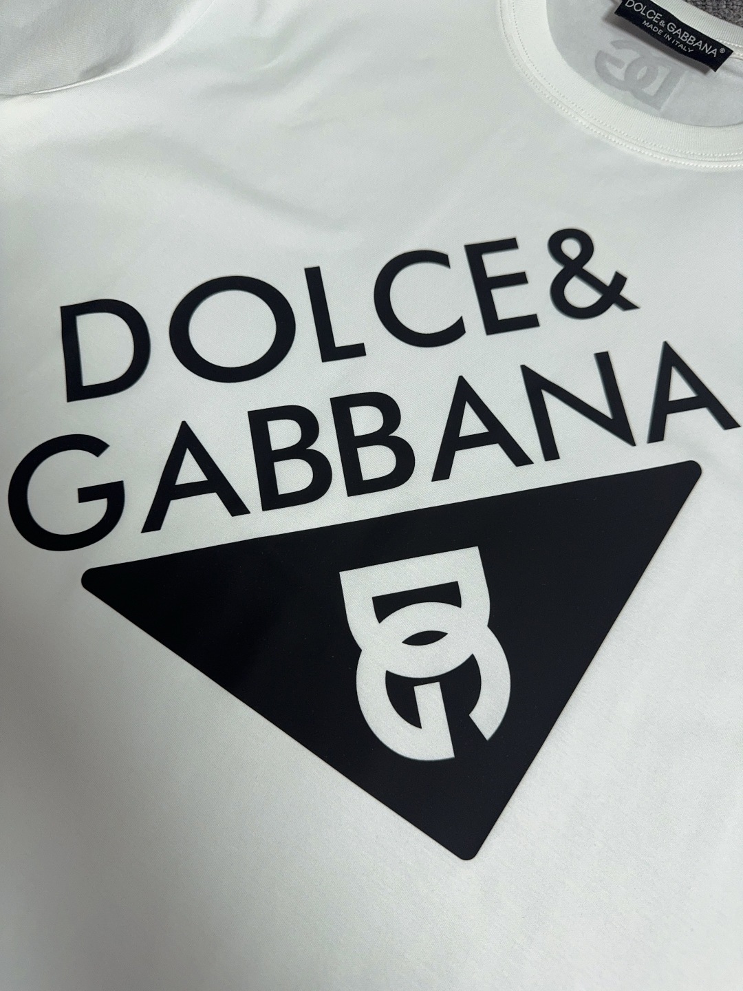 Dolce & Gabbana Men's Crew Neck T-Shirt with Logo Print - Spring/Summer 2025 4 cmp i1743828581685 4403 0 3