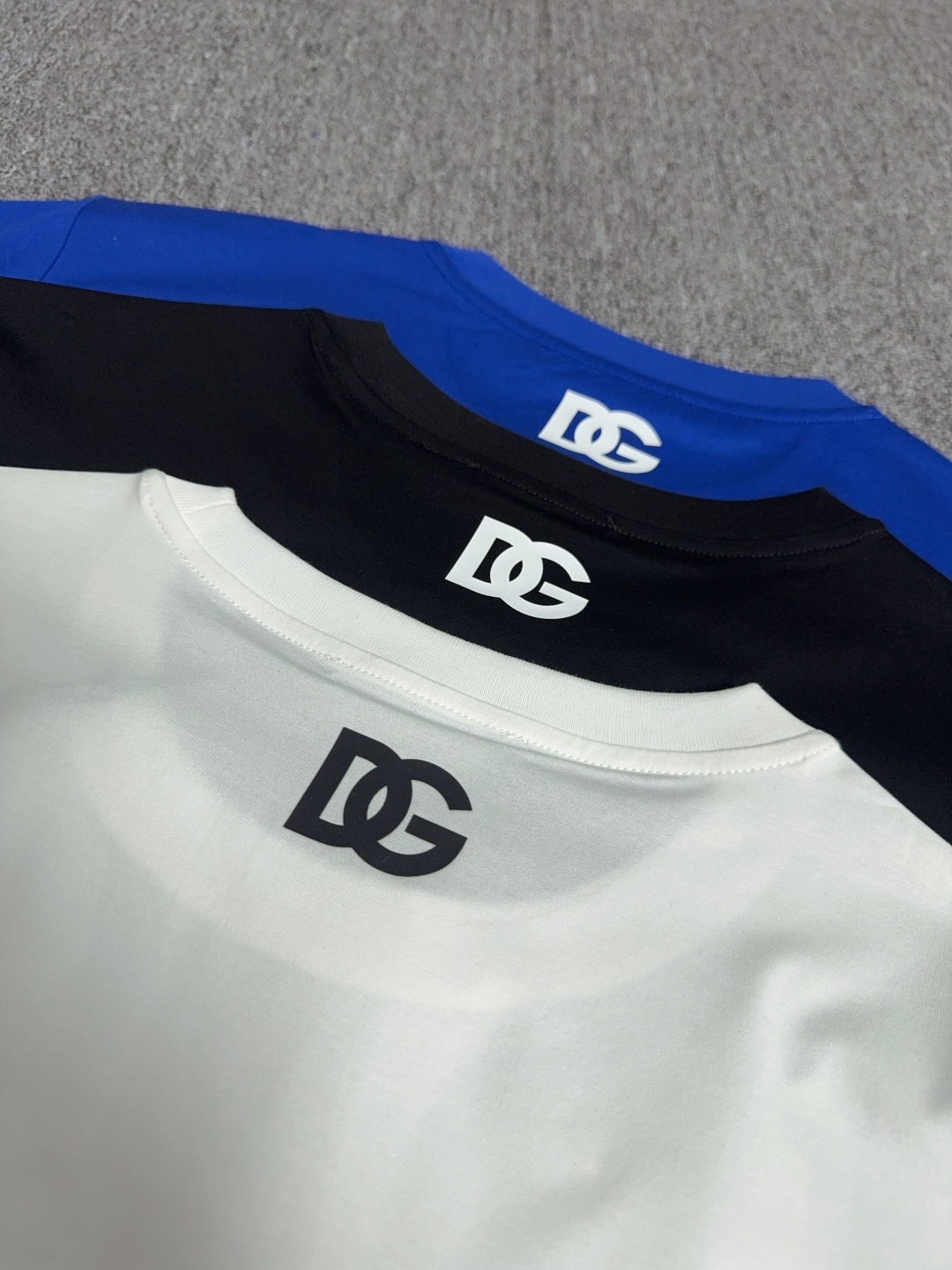 Dolce & Gabbana Men's Crew Neck T-Shirt with Logo Print - Spring/Summer 2025 8 cmp i1743828607335 1701 0 7