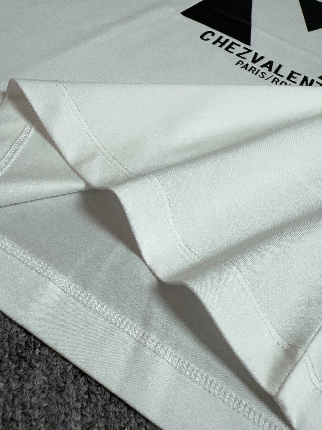 Valentino VLTN Logo Print Crew Neck T-Shirt - Short Sleeve, Casual Wear 6 cmp i1743828840956 6017 0 4