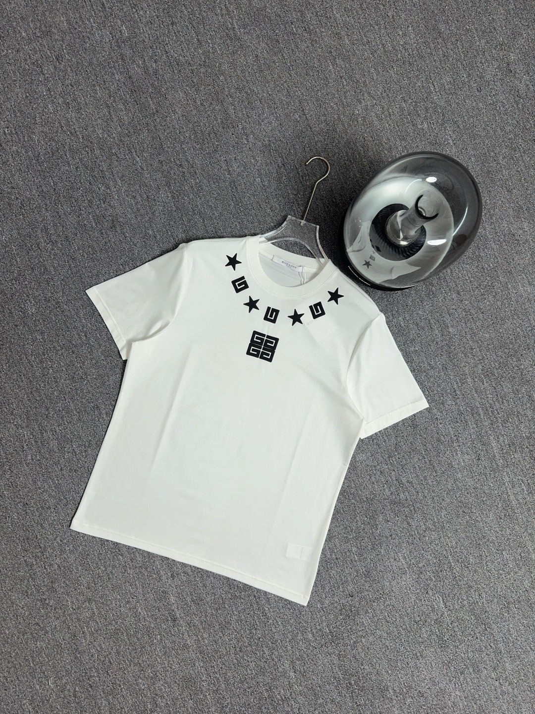 Givenchy Men's Crew Neck T-Shirt with Star Graphic - Lightweight & Breathable 3 cmp i1744075449152 8678 0 1