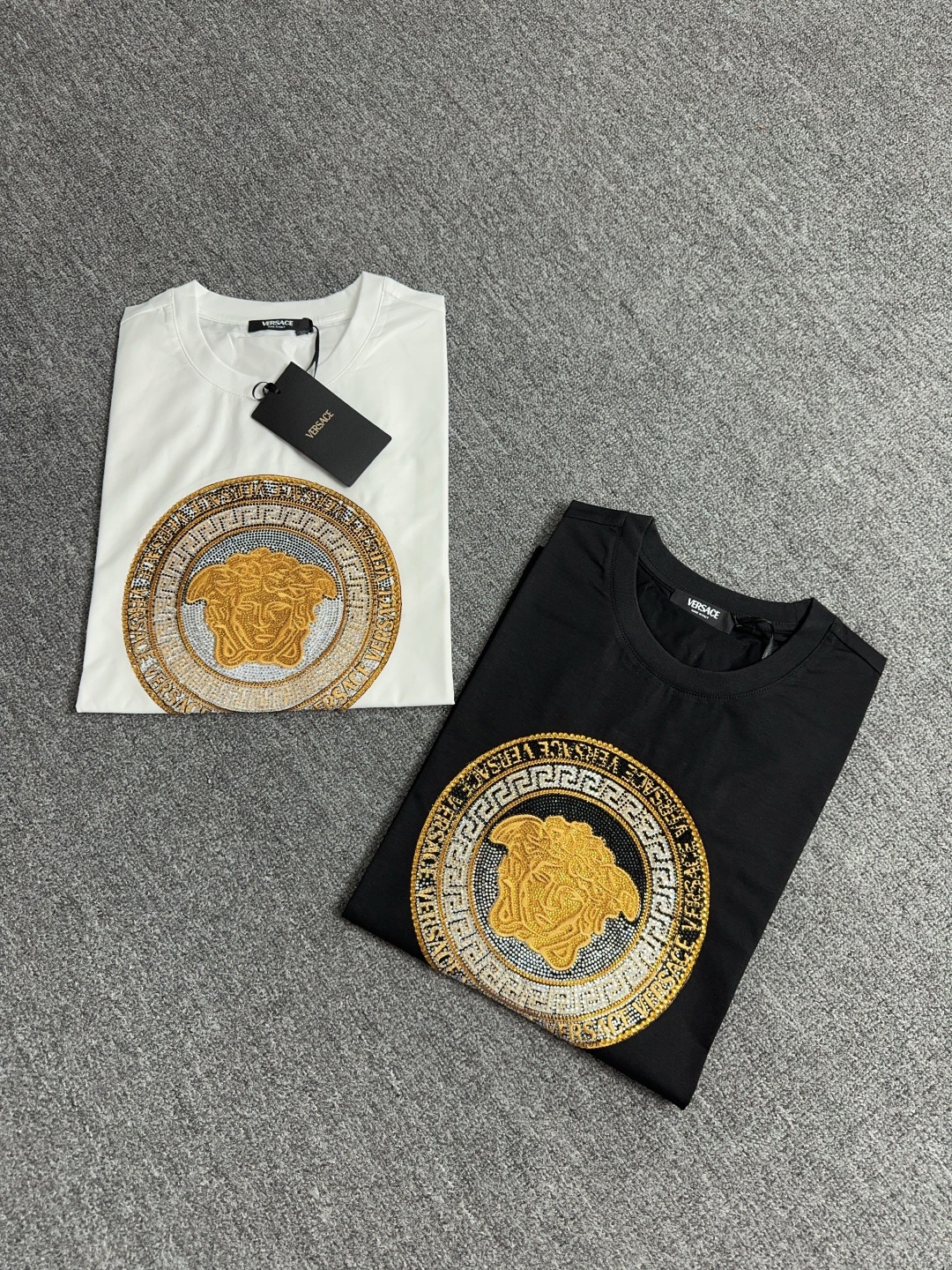 Versace Crystal Medusa Cotton T-Shirt Crew Neck Short Sleeve 1 cmp i1744203093186 661 0 0