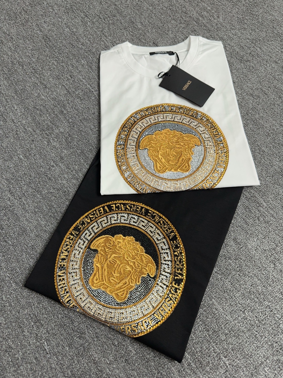 Versace Crystal Medusa Cotton T-Shirt Crew Neck Short Sleeve 9 cmp i1744203093186 7475 0 8