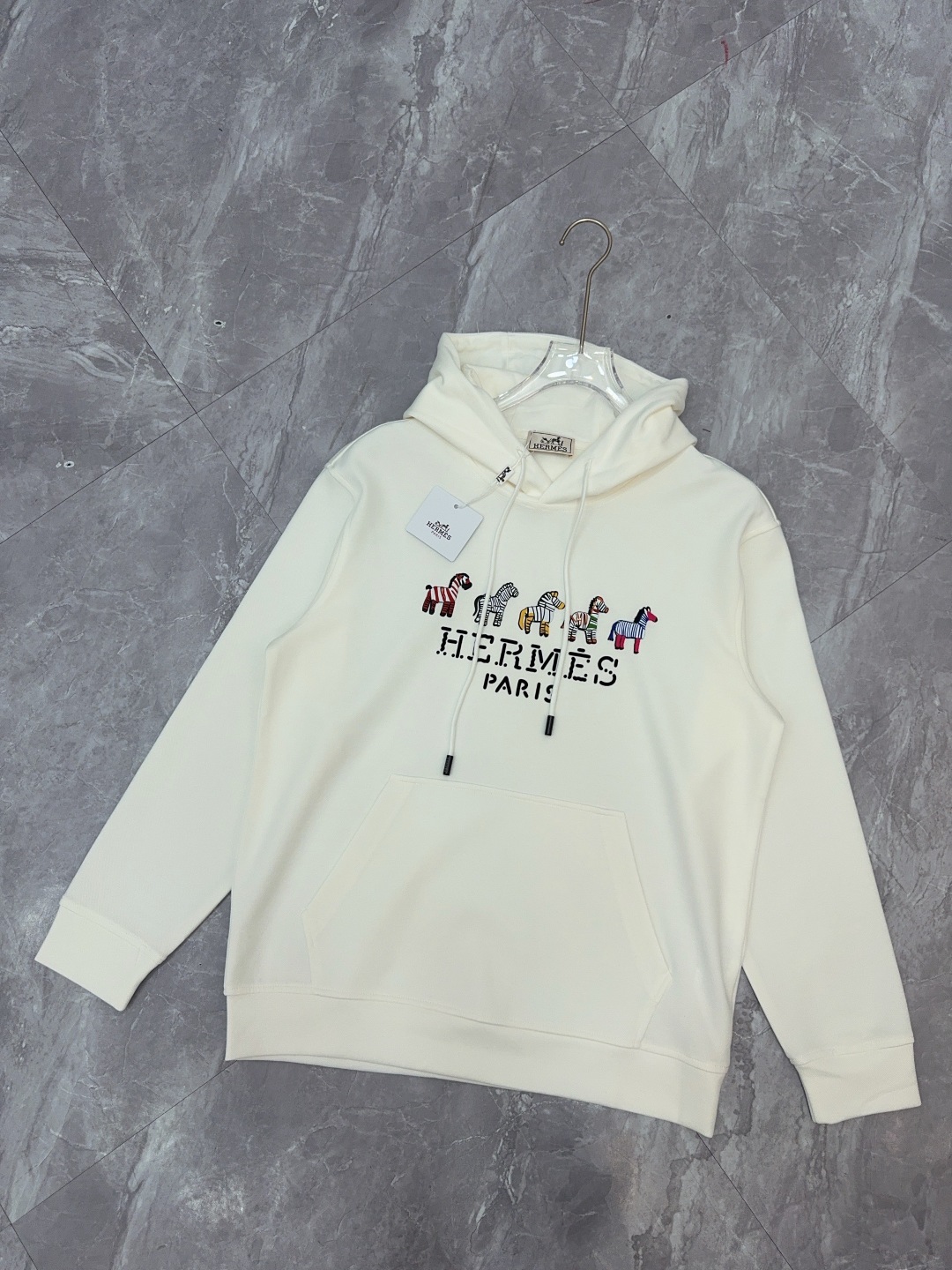 Hermès Paris Embroidered Horse Hoodie - Soft and Comfortable Pullover 3 cmp i1758420861736 9769 0 1