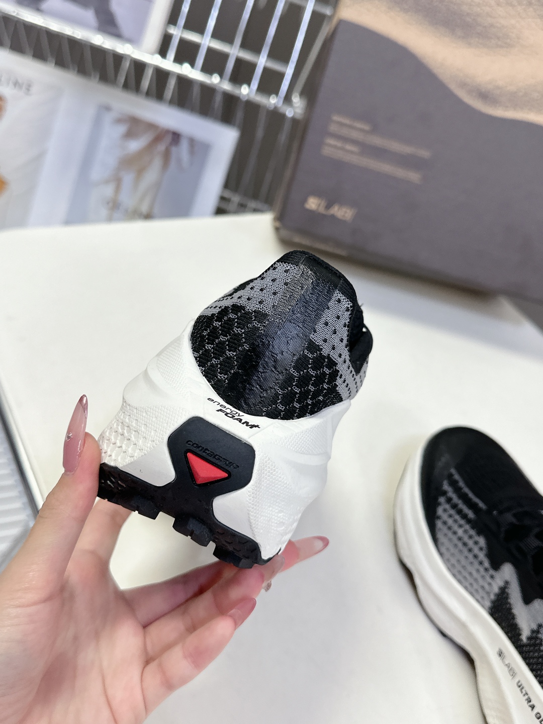 SALOMON XT WHISPER 萨洛蒙户外 休闲 情侣款运动鞋‼️
顶级版本，全新演绎的专注于其