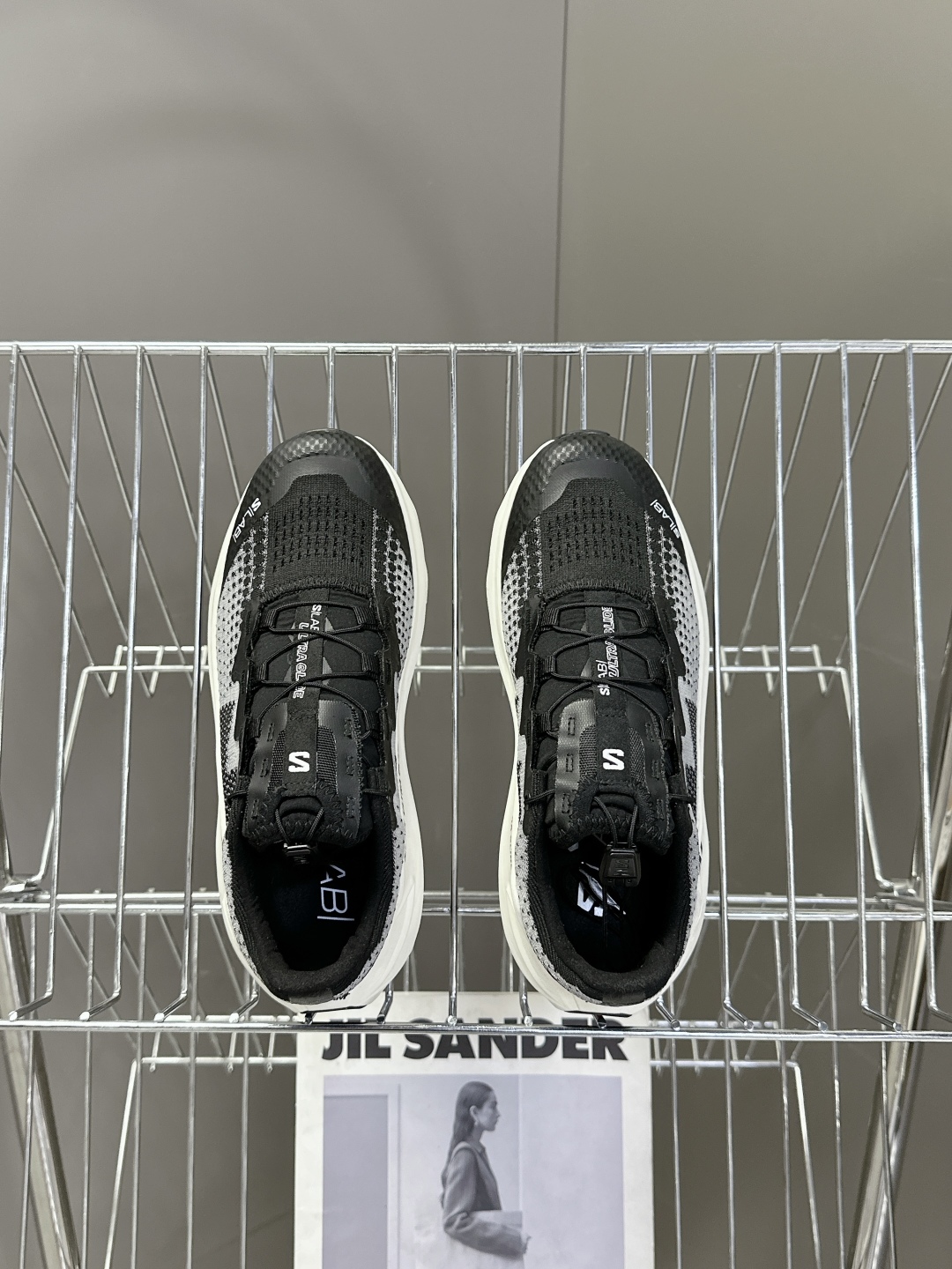  SALOMON XT WHISPER 萨洛蒙户外 休闲 情侣款运动鞋‼️
顶级版本，全新演绎的专注于其