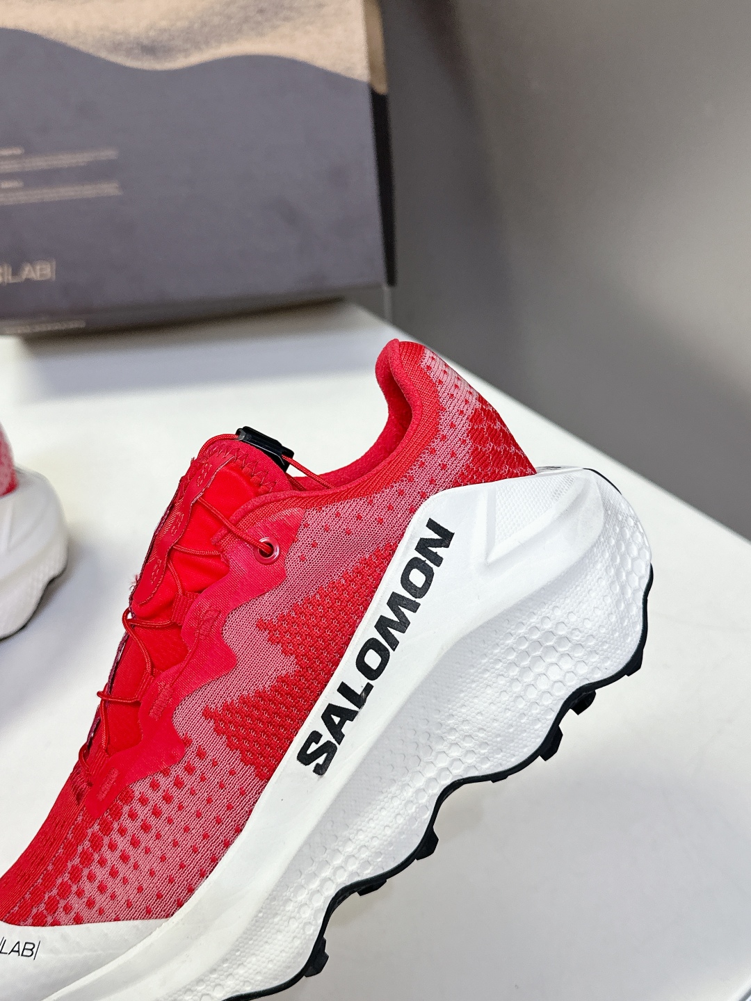  SALOMON XT WHISPER 萨洛蒙户外 休闲 情侣款运动鞋‼️
顶级版本，全新演绎的专注于其