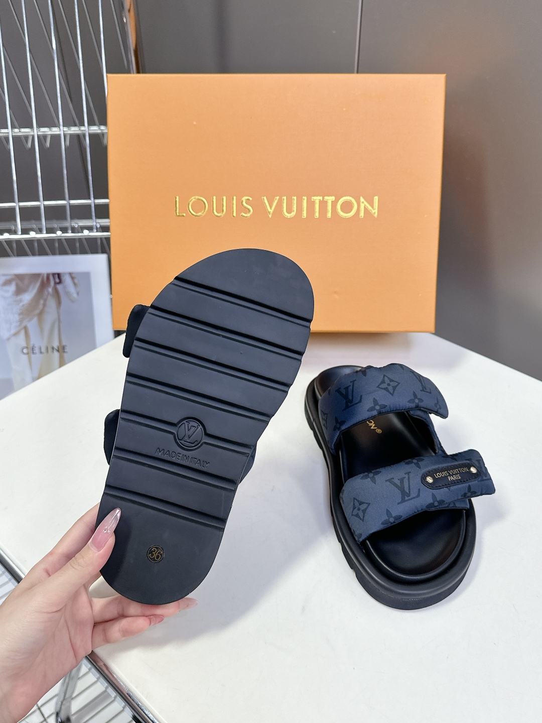  LV 路易威登春夏最新情侣款拖鞋硬货上新🆕

❥BS代购级别！高级感十足！国内外博主刷爆的一款，复古又