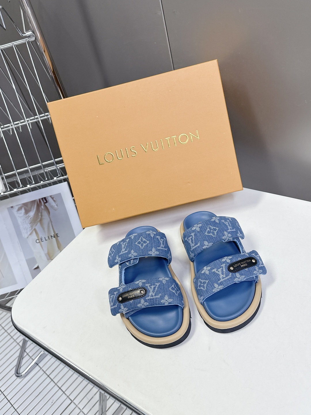  LV 路易威登春夏最新情侣款拖鞋硬货上新🆕

❥BS代购级别！高级感十足！国内外博主刷爆的一款，复古又