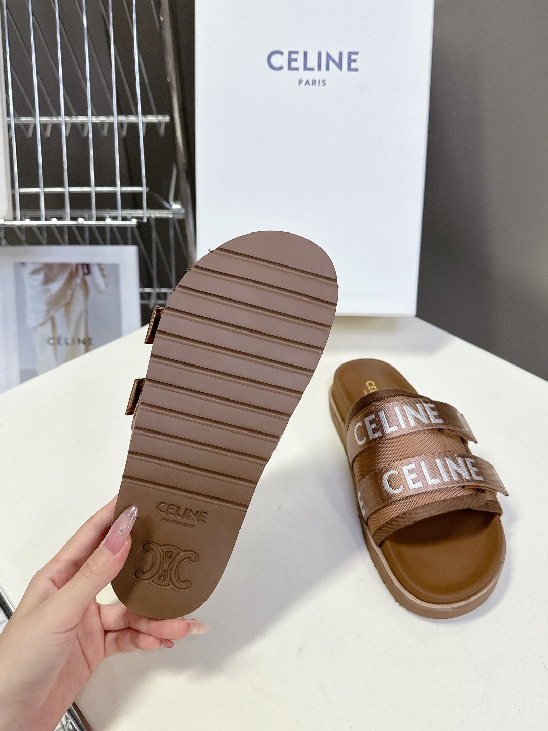  【CELINE】思琳代级别 春夏新品凯旋门复古罗马凉鞋拖鞋  进出专柜无压力，重工版，拒绝一眼假low
