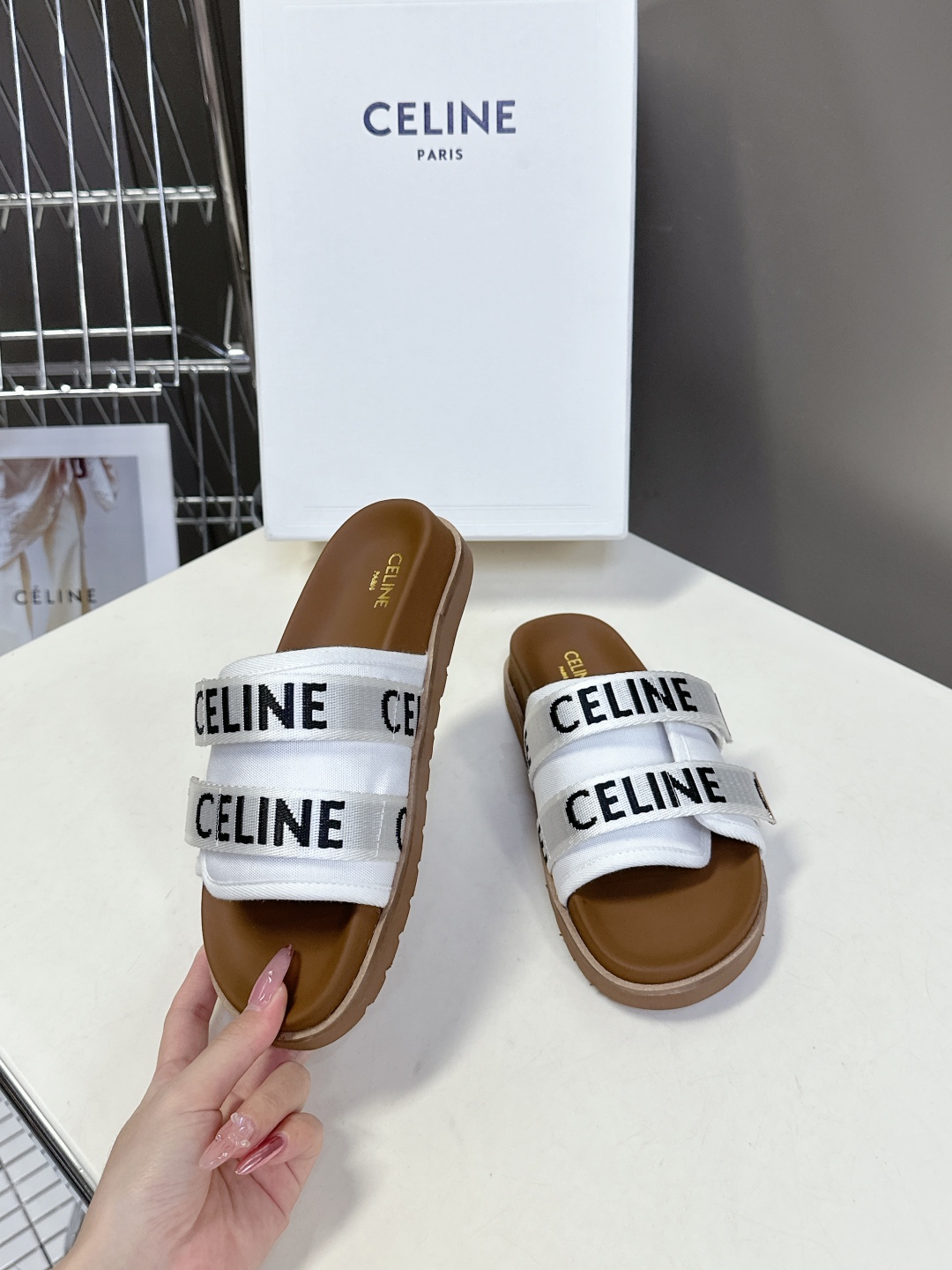  【CELINE】思琳代级别 春夏新品凯旋门复古罗马凉鞋拖鞋  进出专柜无压力，重工版，拒绝一眼假low