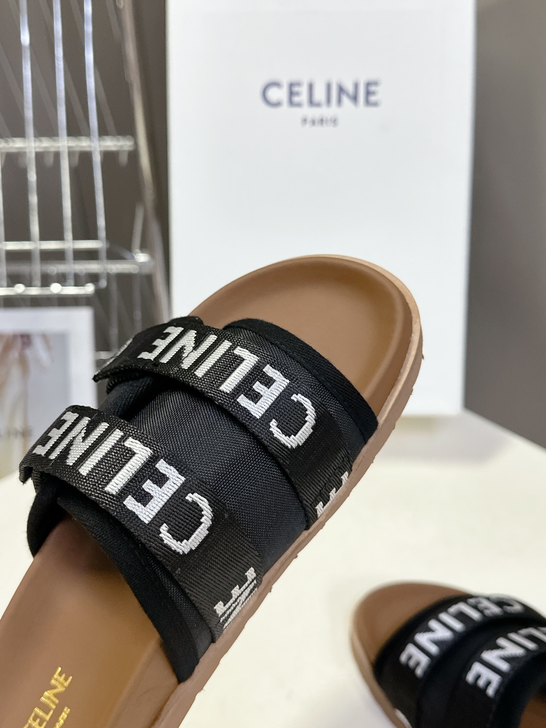  【CELINE】思琳代级别 春夏新品凯旋门复古罗马凉鞋拖鞋  进出专柜无压力，重工版，拒绝一眼假low
