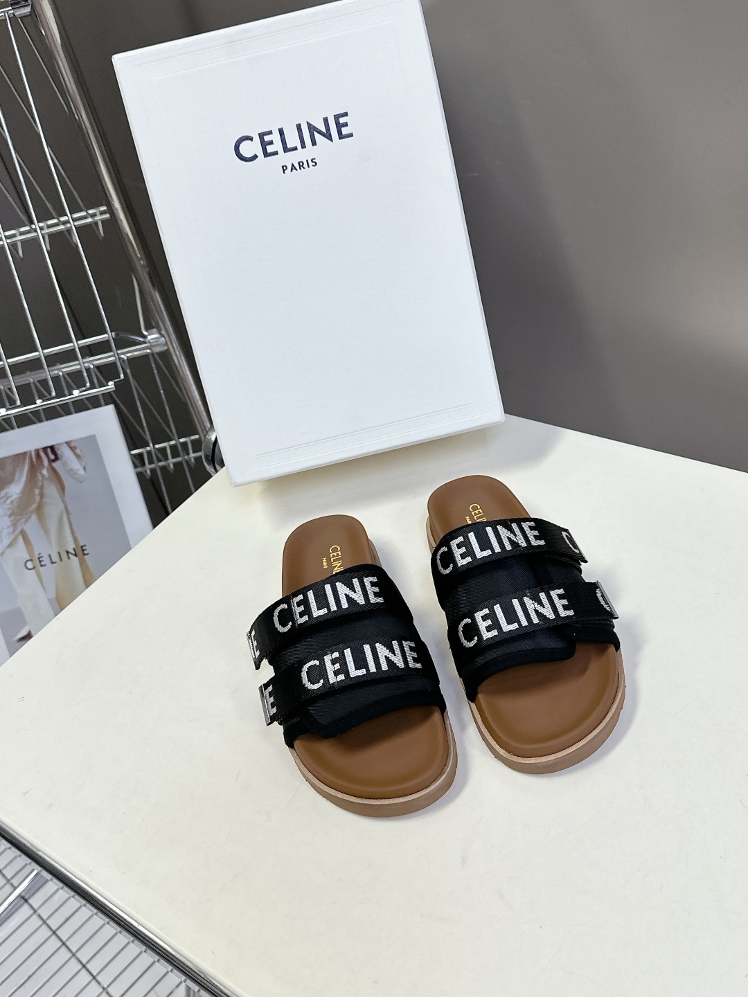  【CELINE】思琳代级别 春夏新品凯旋门复古罗马凉鞋拖鞋  进出专柜无压力，重工版，拒绝一眼假low