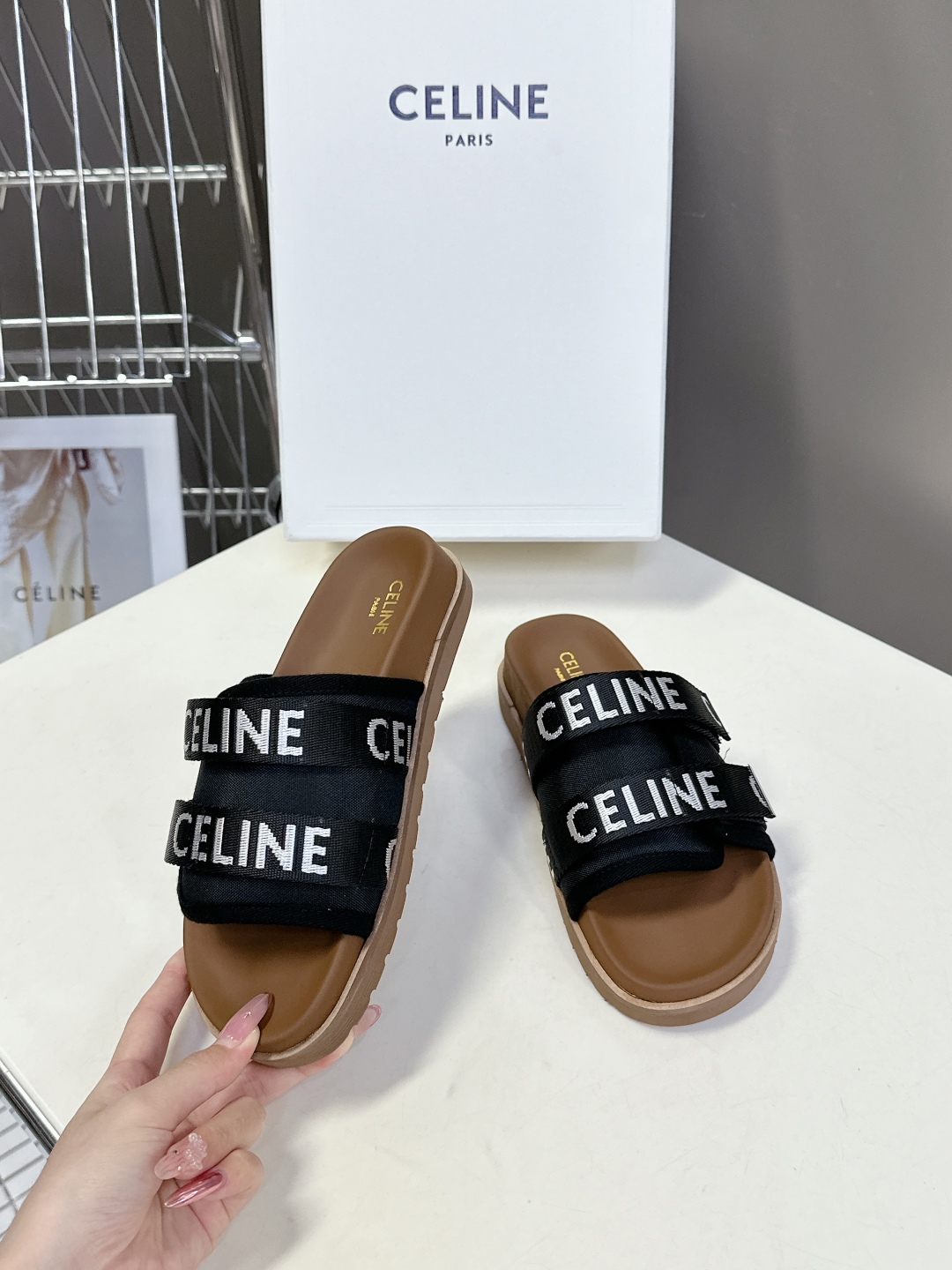  【CELINE】思琳代级别 春夏新品凯旋门复古罗马凉鞋拖鞋  进出专柜无压力，重工版，拒绝一眼假low