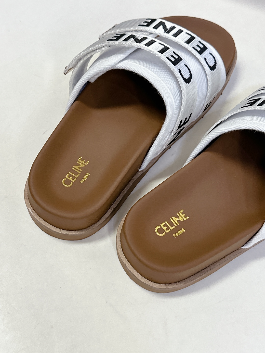  【CELINE】思琳代级别 春夏新品凯旋门复古罗马凉鞋拖鞋  进出专柜无压力，重工版，拒绝一眼假low