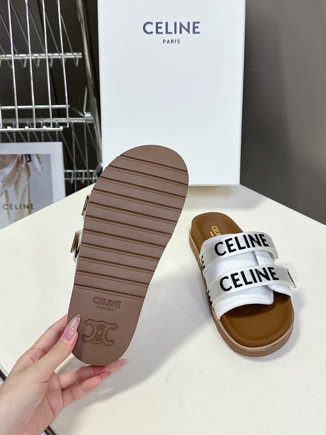  【CELINE】思琳代级别 春夏新品凯旋门复古罗马凉鞋拖鞋  进出专柜无压力，重工版，拒绝一眼假low