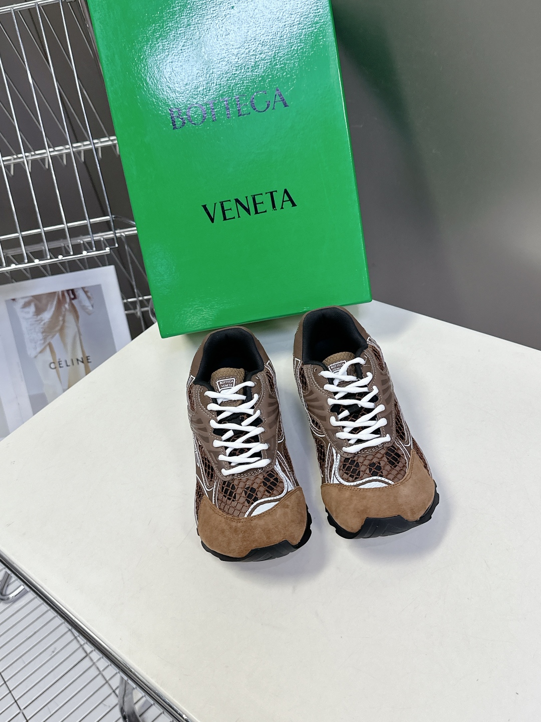  Bottega Veneta Orbit运动鞋 王一博 同款 情侣款老爹鞋
Runner运动鞋，采用轻