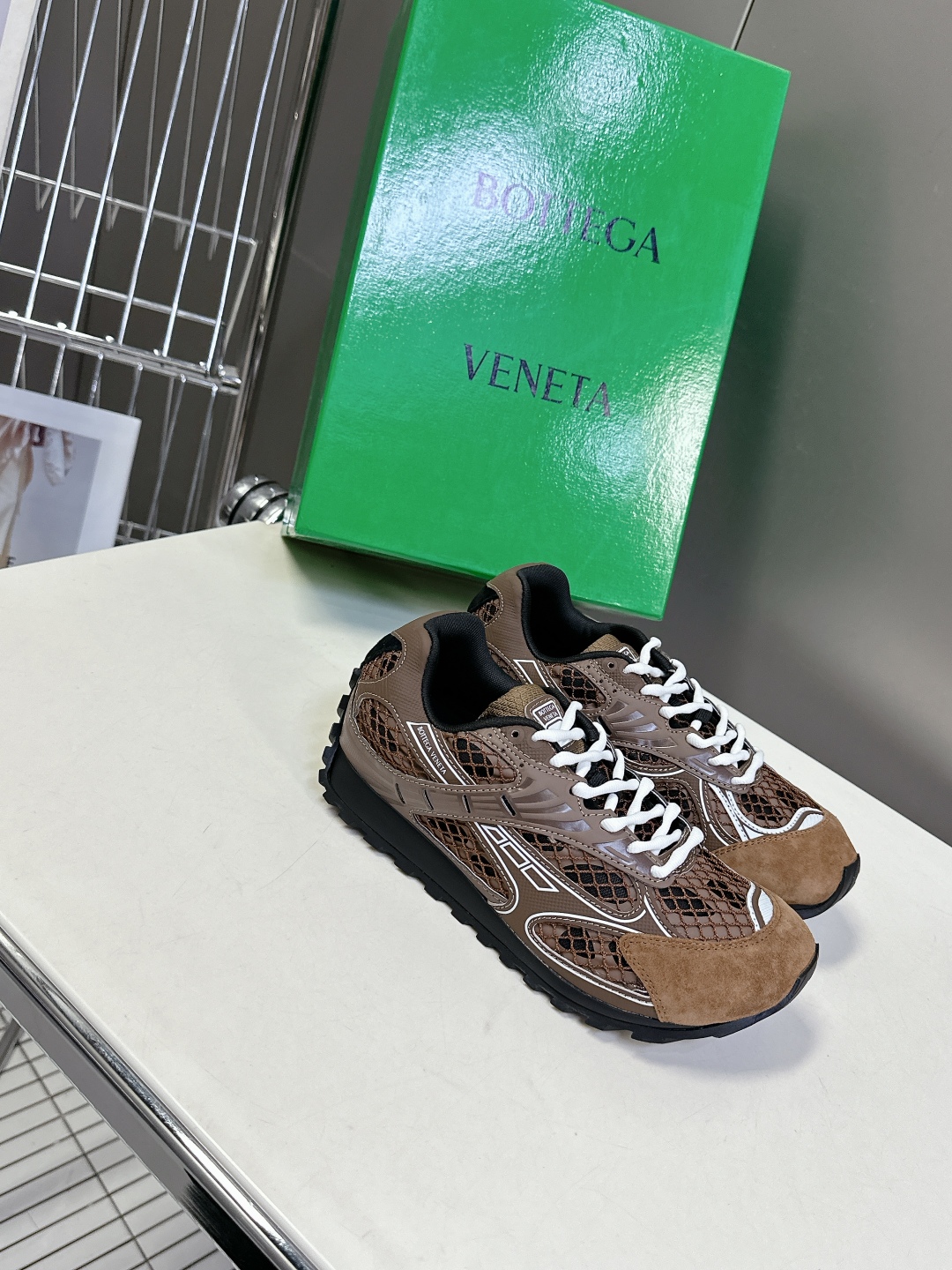  Bottega Veneta Orbit运动鞋 王一博 同款 情侣款老爹鞋
Runner运动鞋，采用轻