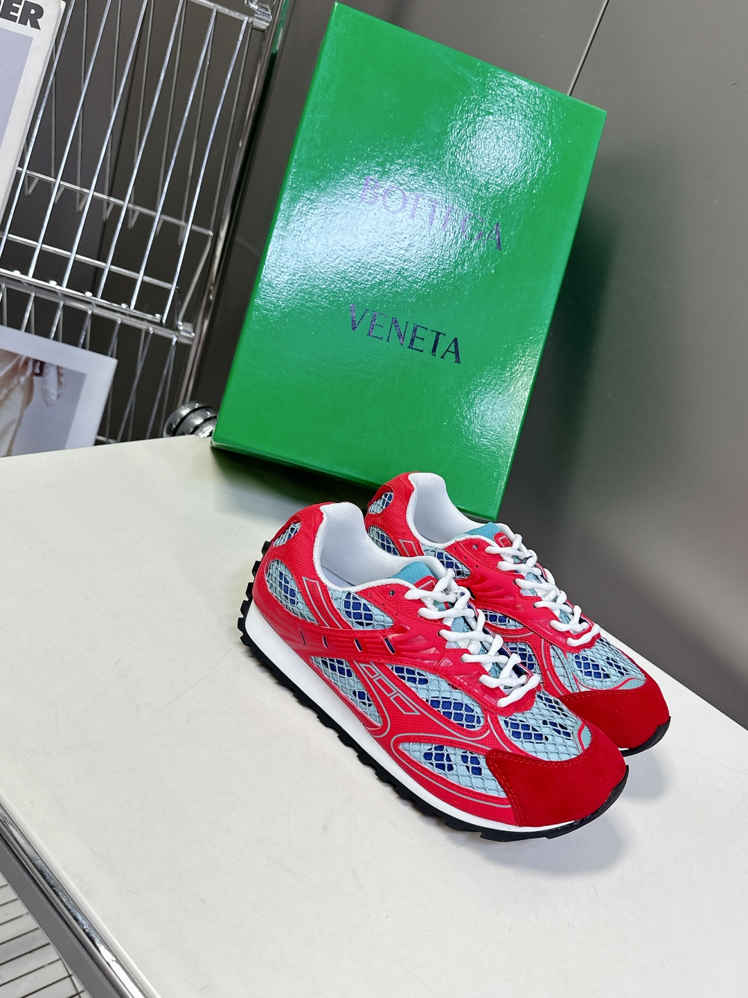  Bottega Veneta Orbit运动鞋 王一博 同款 情侣款老爹鞋
Runner运动鞋，采用轻