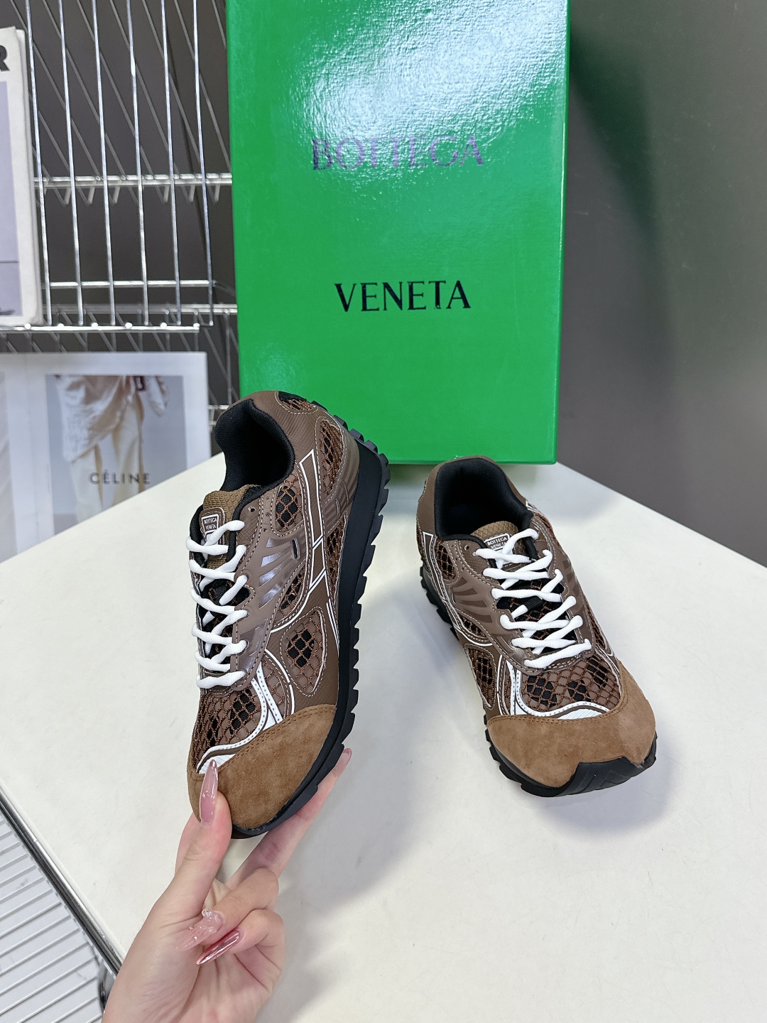  Bottega Veneta Orbit运动鞋 王一博 同款 情侣款老爹鞋
Runner运动鞋，采用轻
