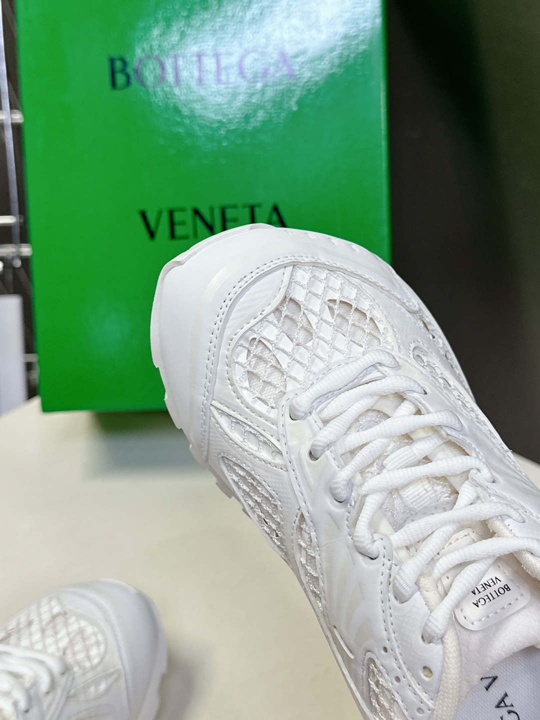  Bottega Veneta Orbit运动鞋 王一博 同款 情侣款老爹鞋
Runner运动鞋，采用轻