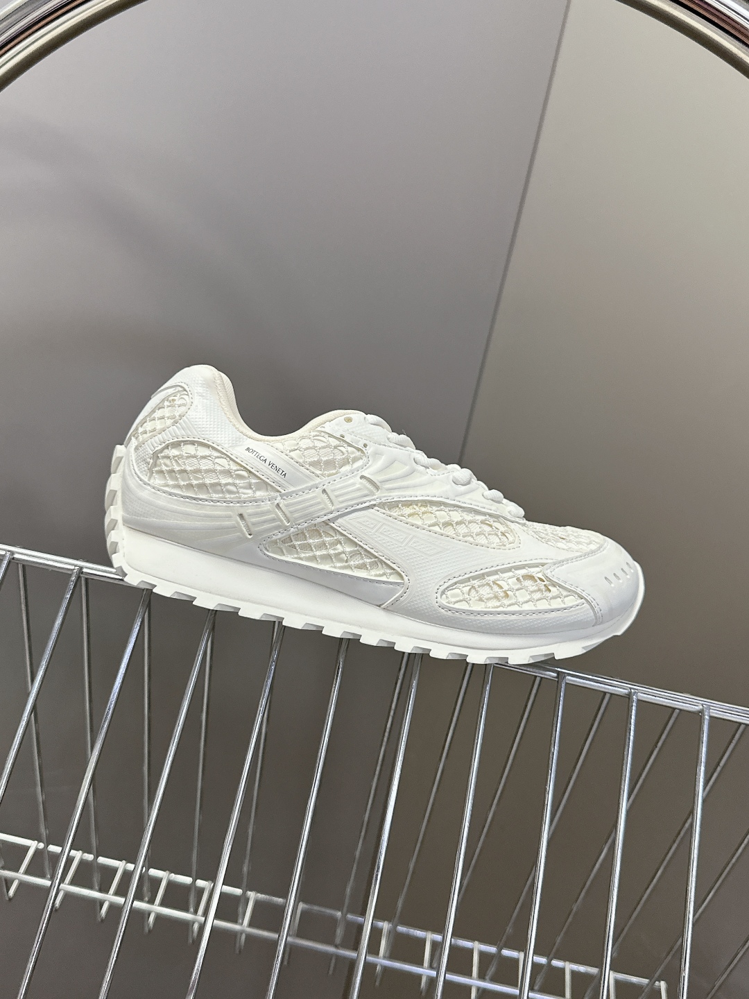  Bottega Veneta Orbit运动鞋 王一博 同款 情侣款老爹鞋
Runner运动鞋，采用轻