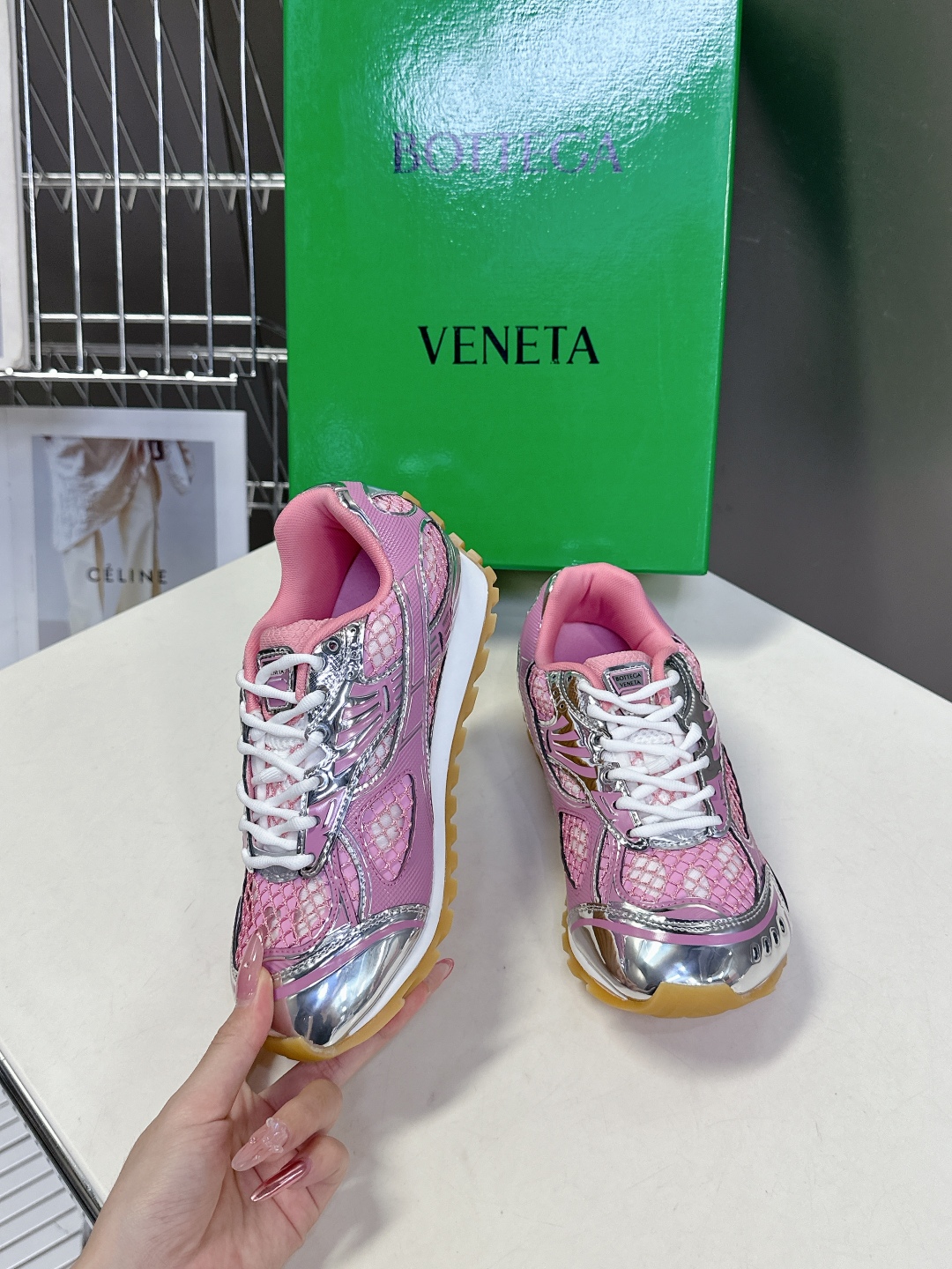  Bottega Veneta Orbit运动鞋 王一博 同款 情侣款老爹鞋
Runner运动鞋，采用轻