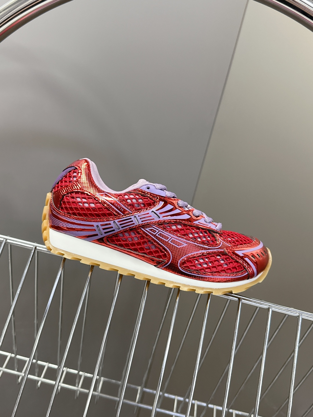  Bottega Veneta Orbit运动鞋 王一博 同款 情侣款老爹鞋
Runner运动鞋，采用轻